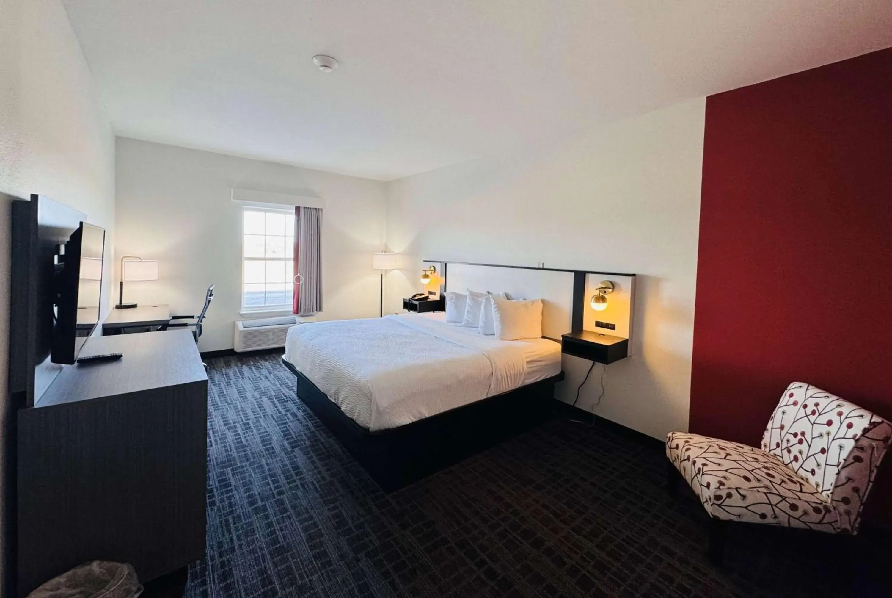 Photo of the whole room in Ramada by Wyndham Sparta/At Speedway Photo of the whole room in Ramada by Wyndham Sparta/At Speedway