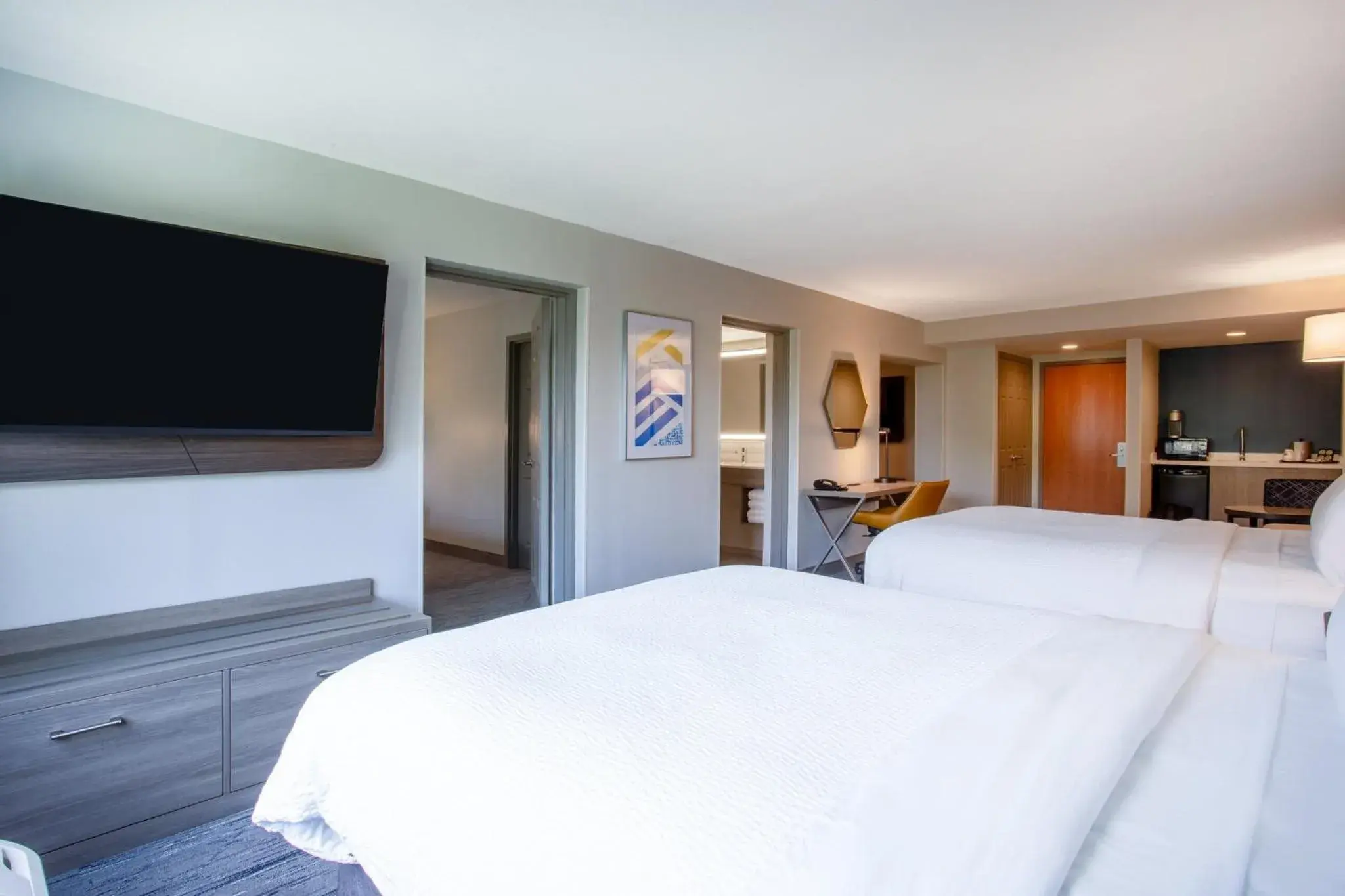 Photo of the whole room, Bed in Holiday Inn Express & Suites Bradenton East-Lakewood Ranch by IHG Photo of the whole room, Bed in Holiday Inn Express & Suites Bradenton East-Lakewood Ranch by IHG