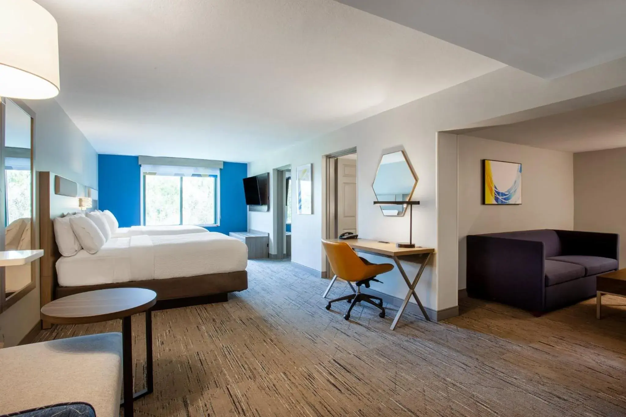 Photo of the whole room, Bed in Holiday Inn Express & Suites Bradenton East-Lakewood Ranch by IHG Photo of the whole room, Bed in Holiday Inn Express & Suites Bradenton East-Lakewood Ranch by IHG