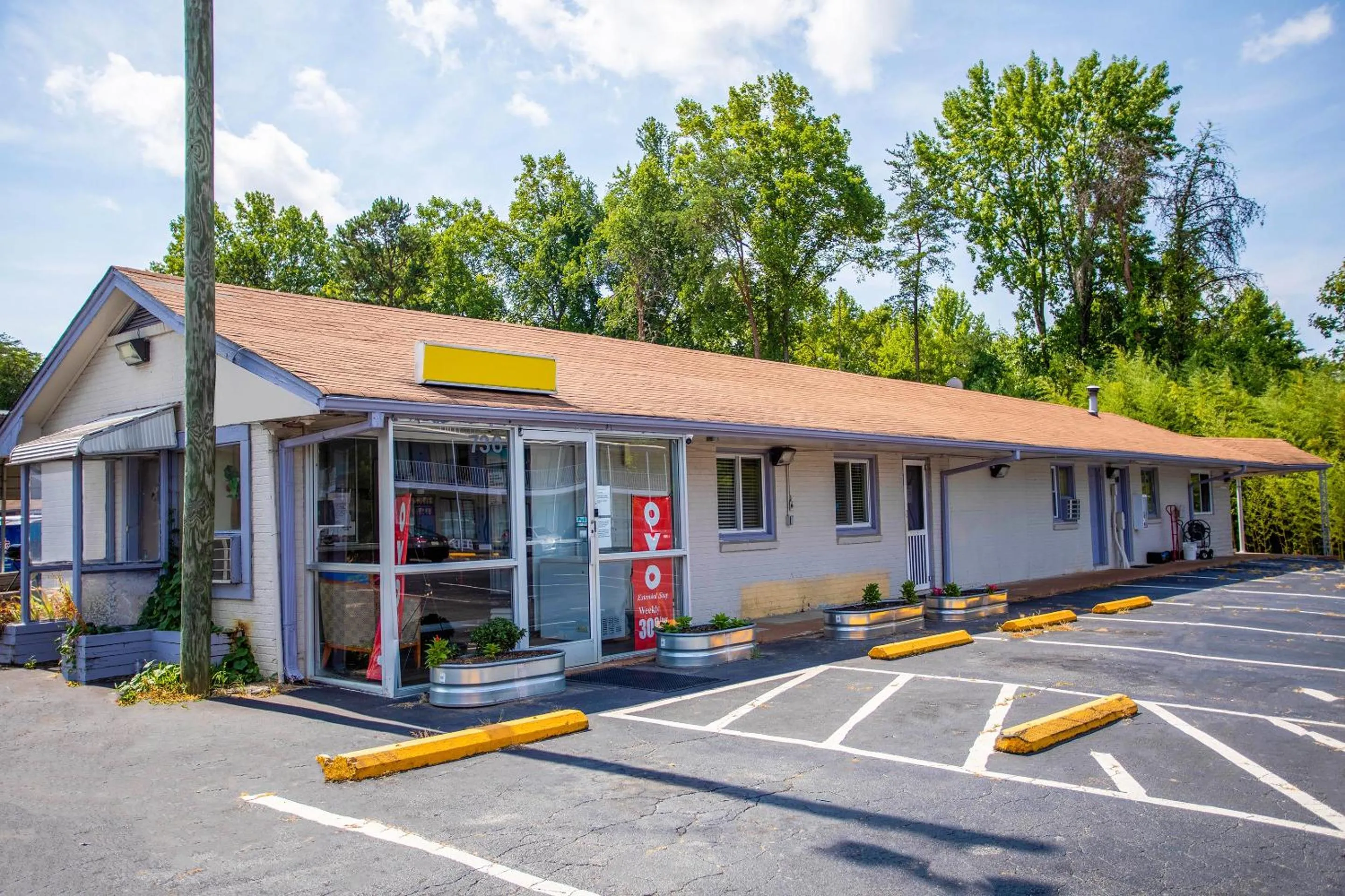 Facade/entrance in OYO Inn Kernersville