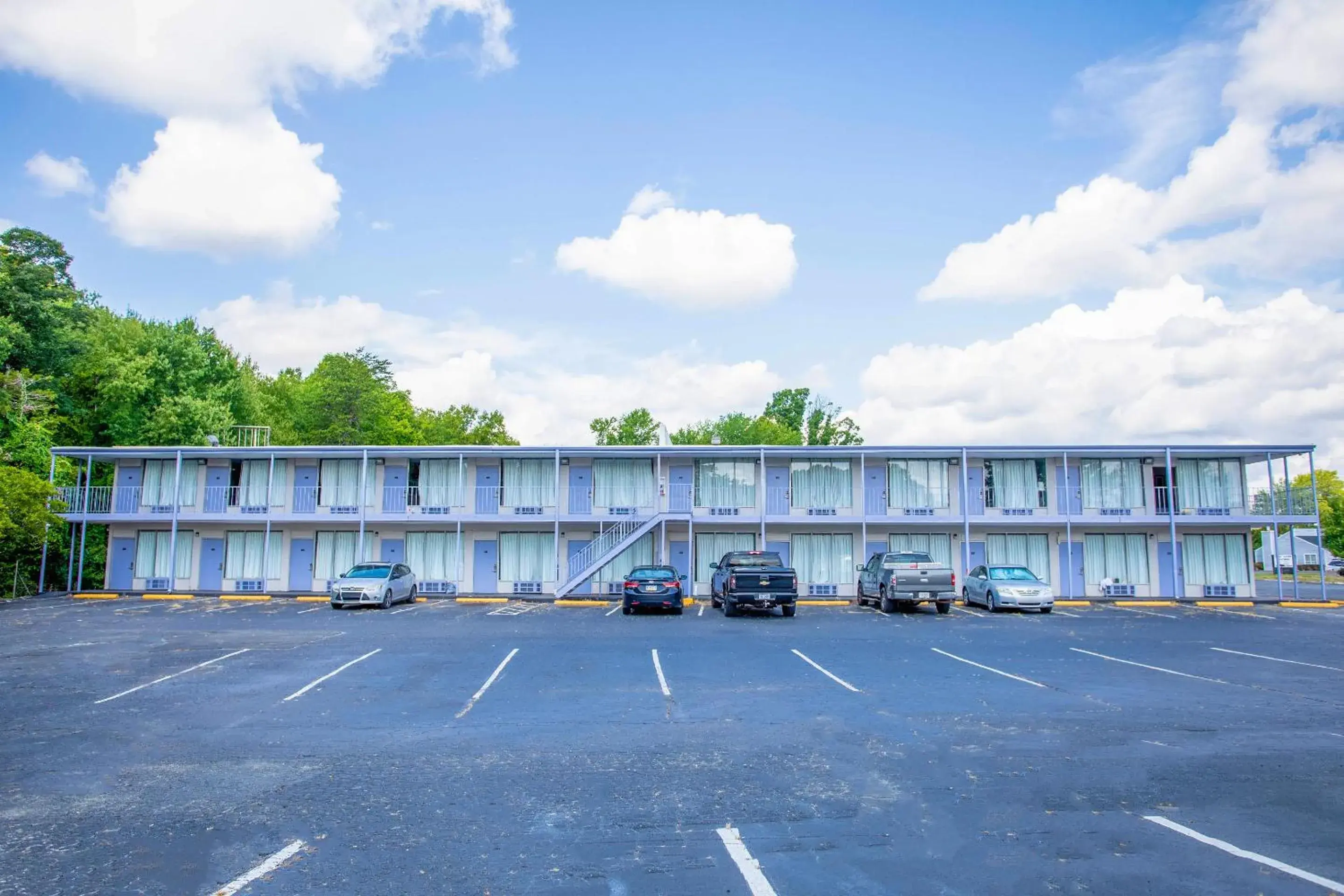 Facade/entrance in OYO Inn Kernersville Facade/entrance in OYO Inn Kernersville