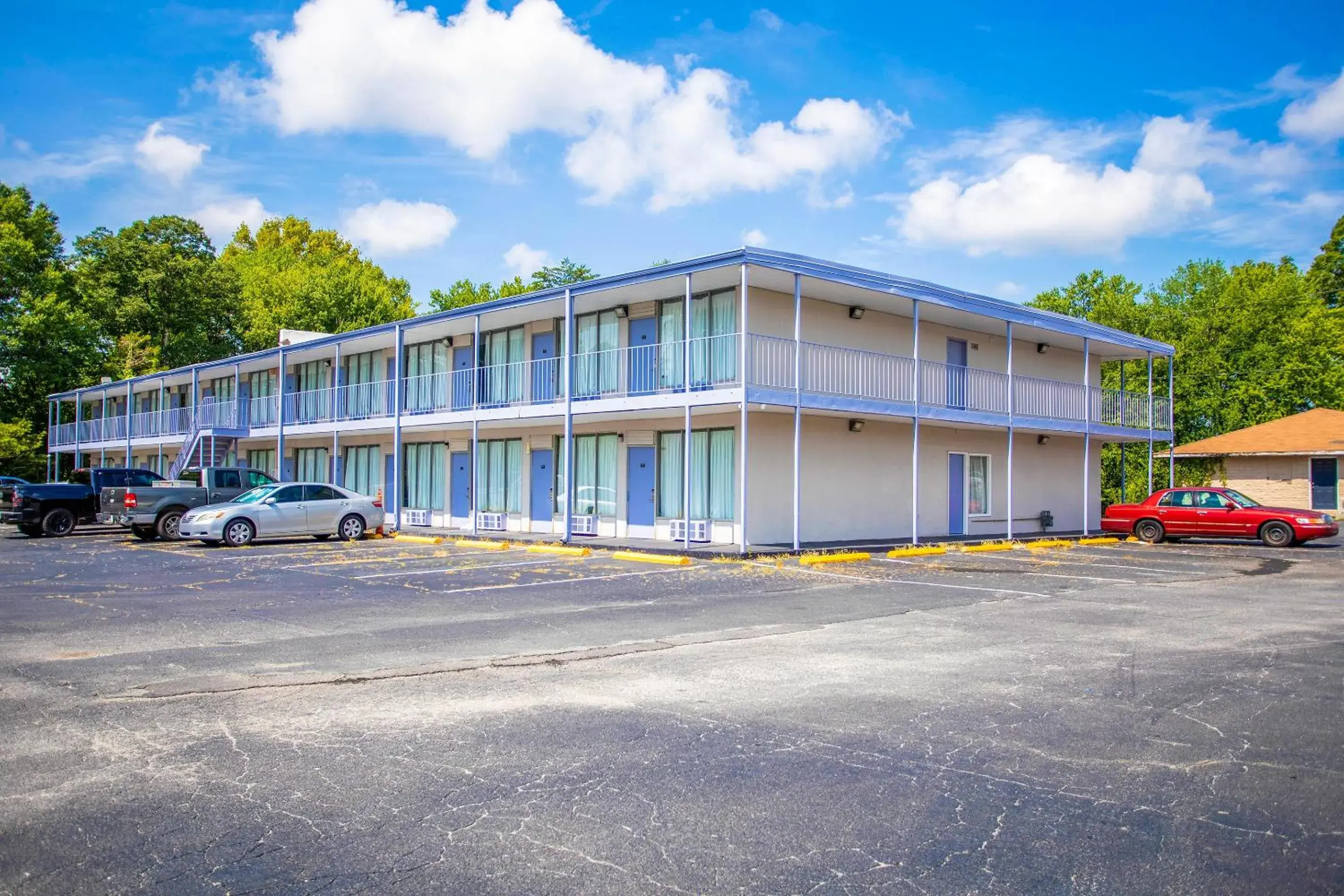Facade/entrance in OYO Inn Kernersville Facade/entrance in OYO Inn Kernersville