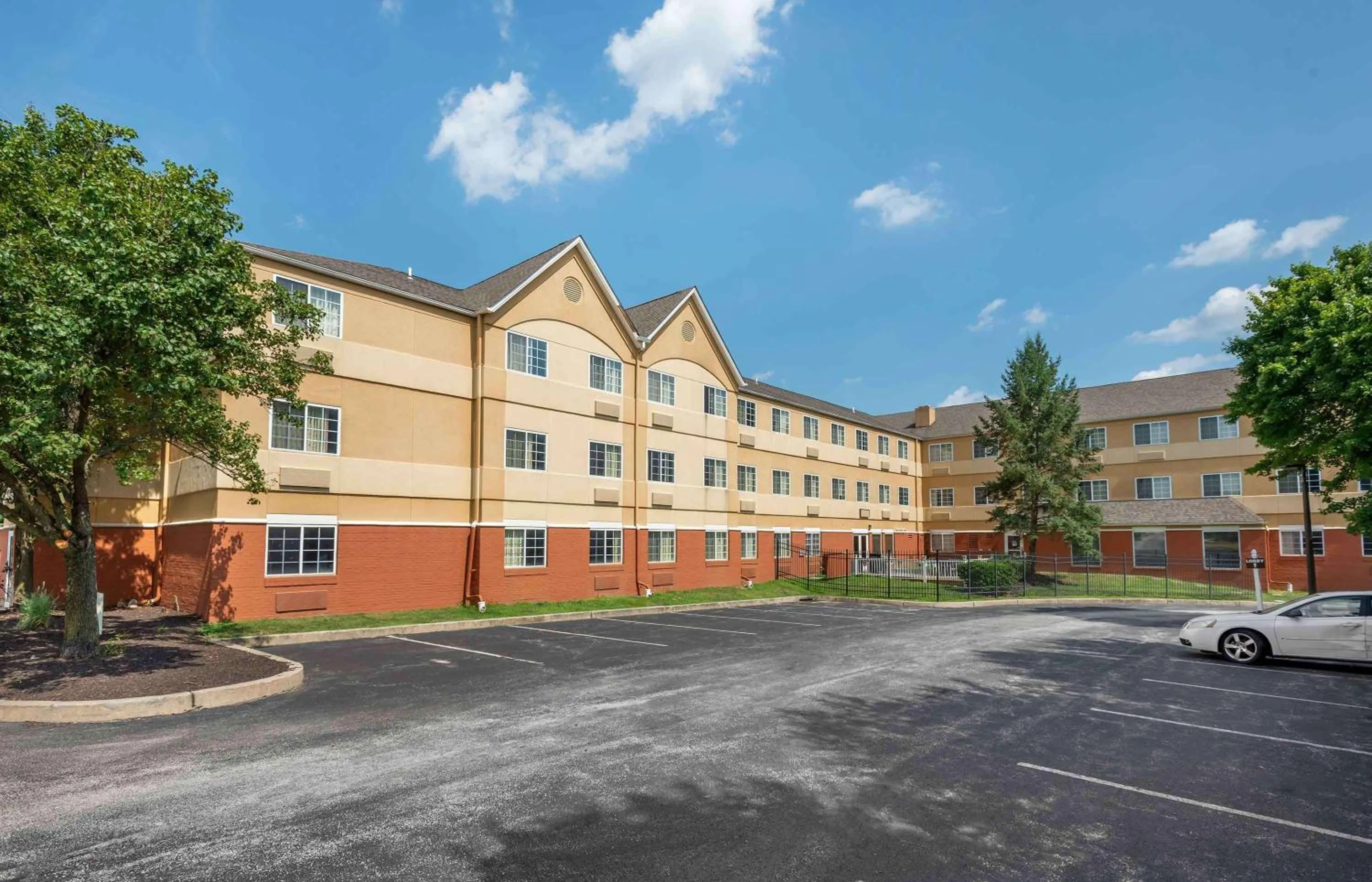 Property building in Extended Stay America Suites - Philadelphia - Malvern - Swedesford Rd