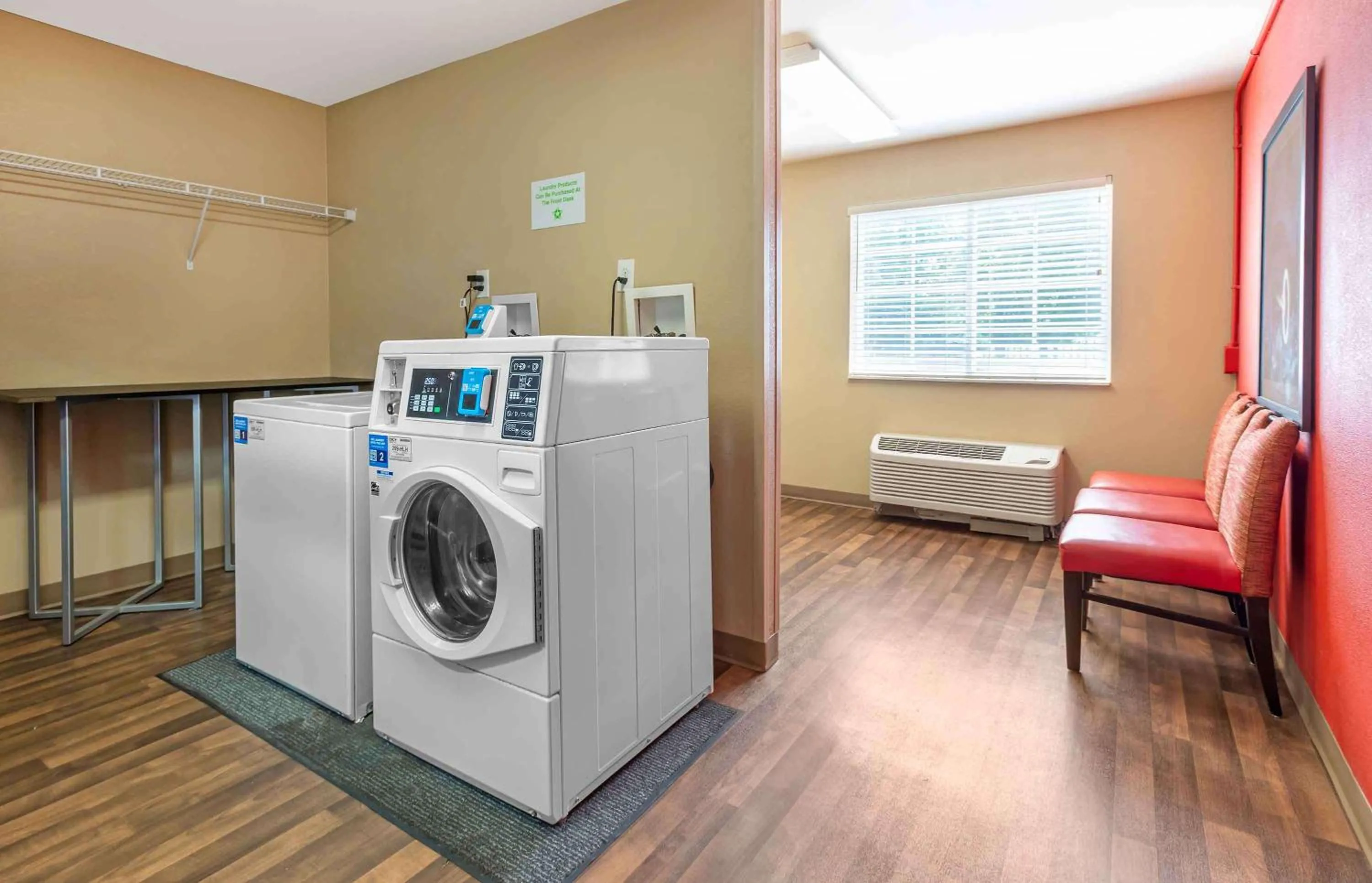 Property building in Extended Stay America Suites - Philadelphia - Malvern - Swedesford Rd