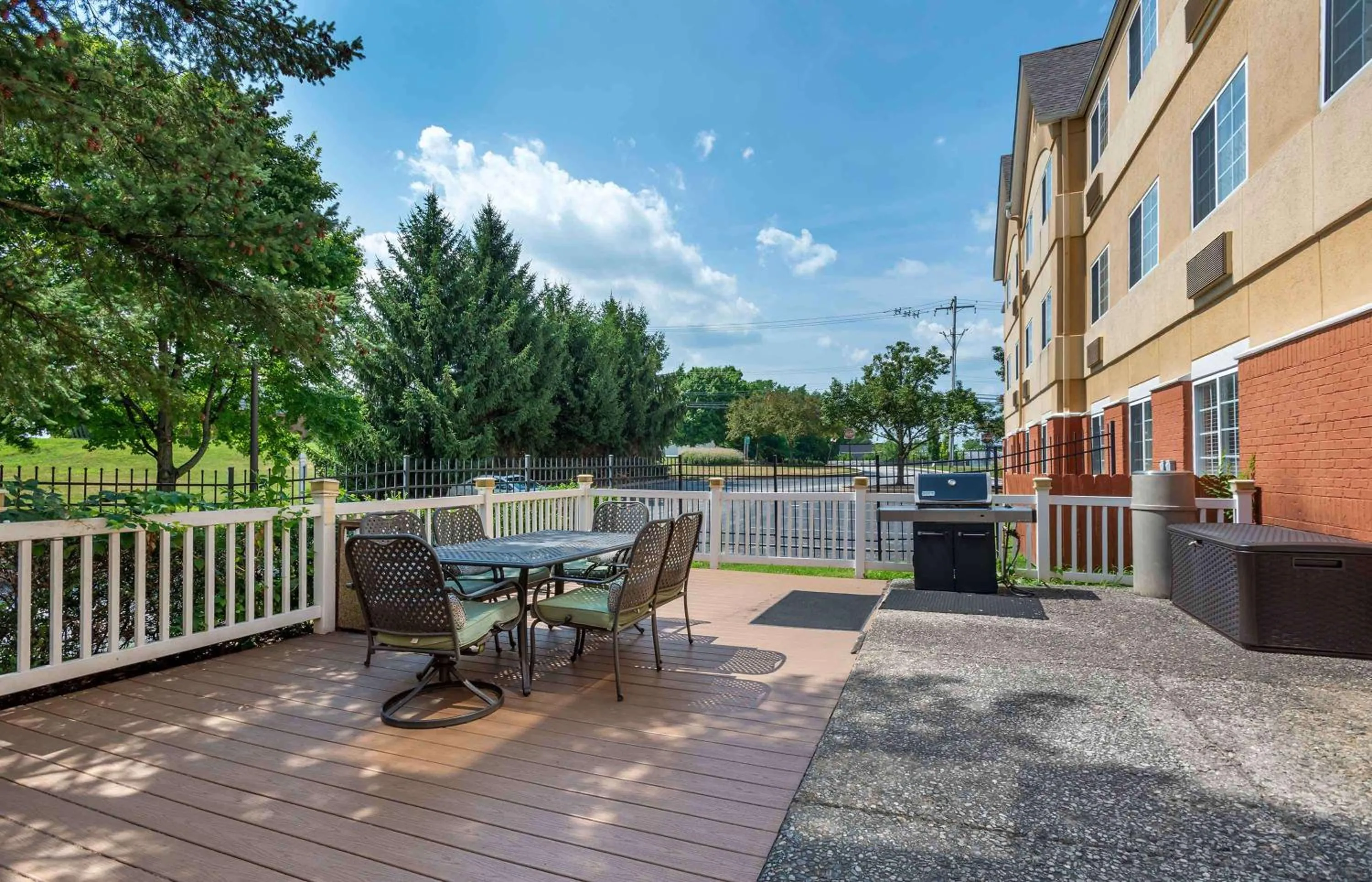 Property building in Extended Stay America Suites - Philadelphia - Malvern - Swedesford Rd