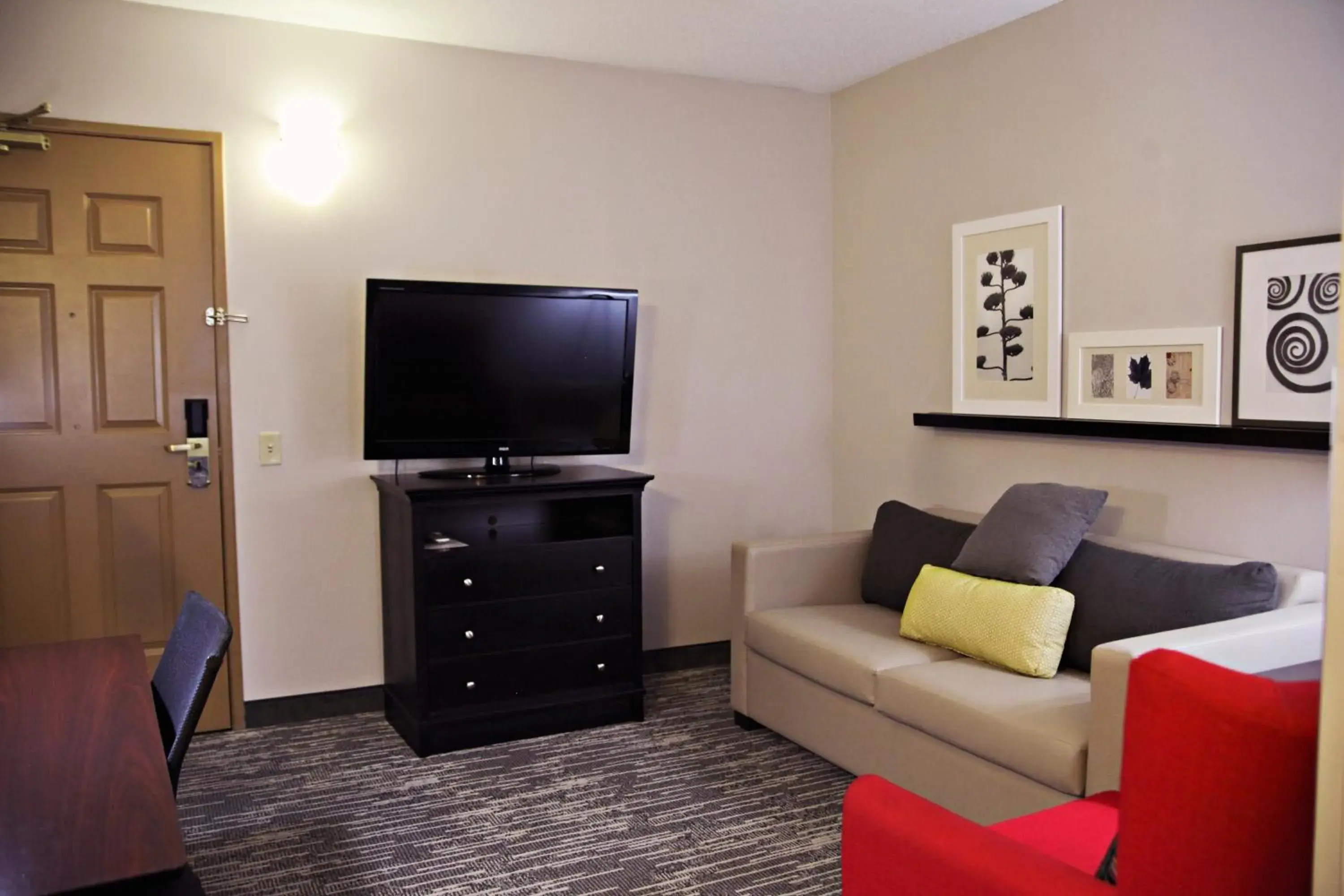 One-Bedroom King Suite with Sofa Bed in Country Inn & Suites by Radisson, Frackville (Pottsville), PA One-Bedroom King Suite with Sofa Bed in Country Inn & Suites by Radisson, Frackville (Pottsville), PA