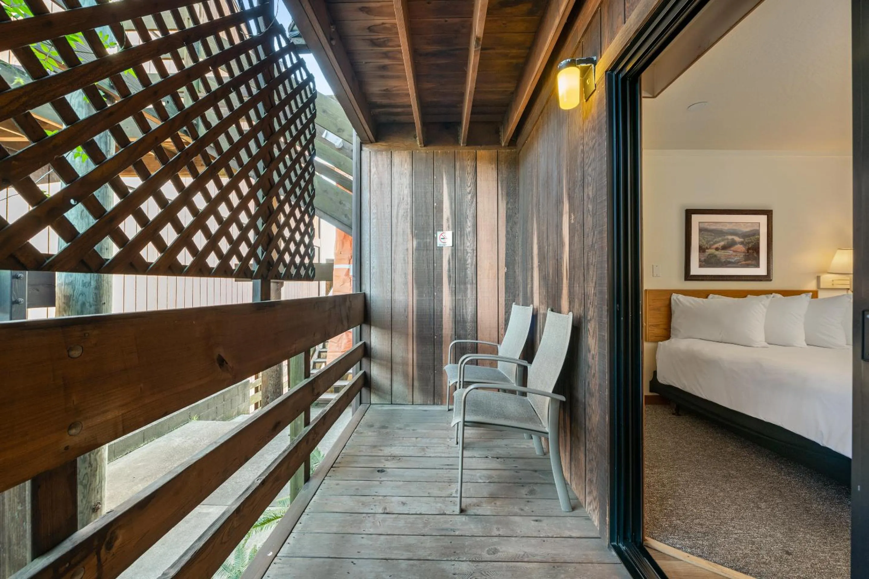 Bed in Harbor Lite Lodge