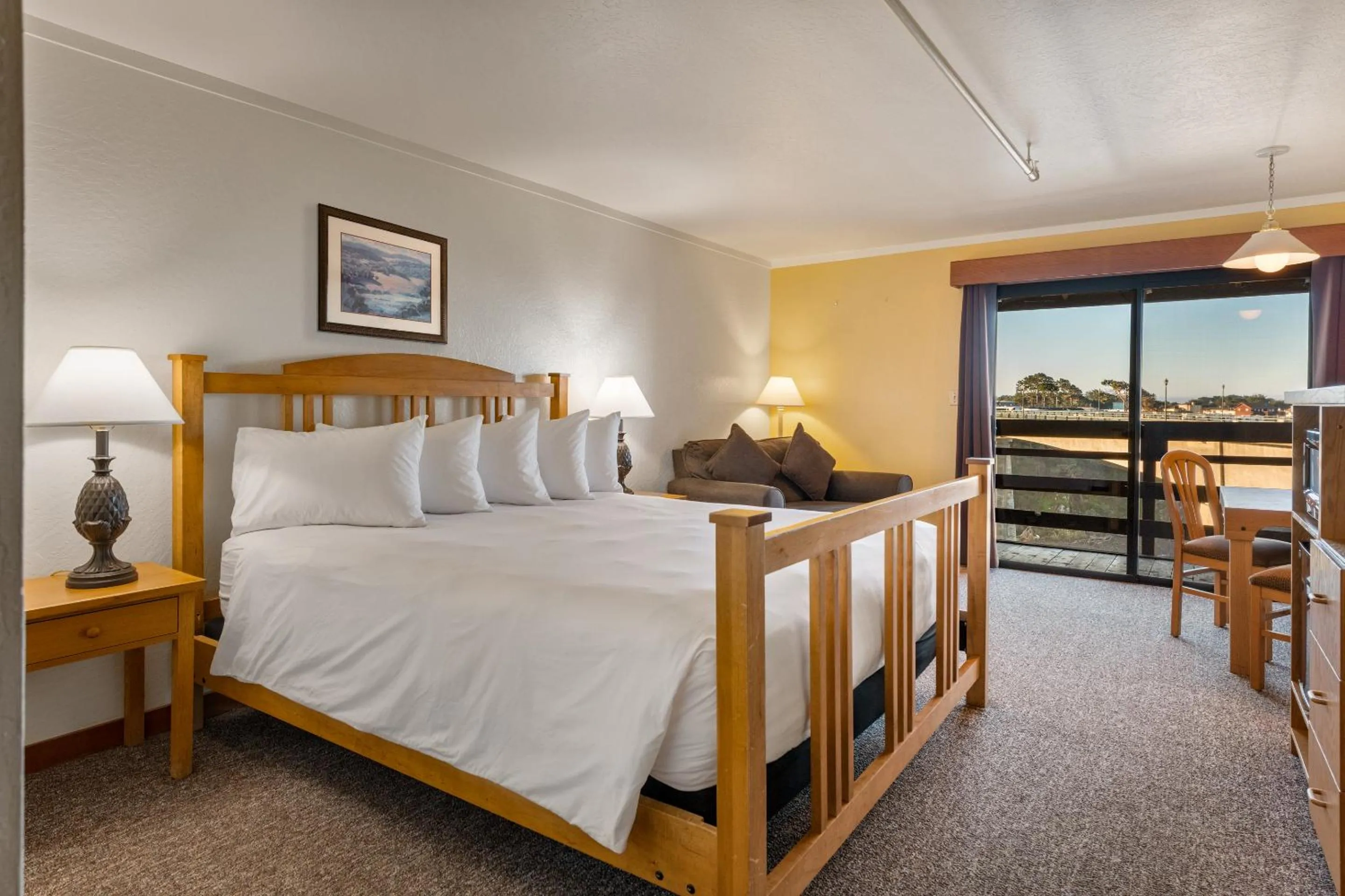 Bed in Harbor Lite Lodge