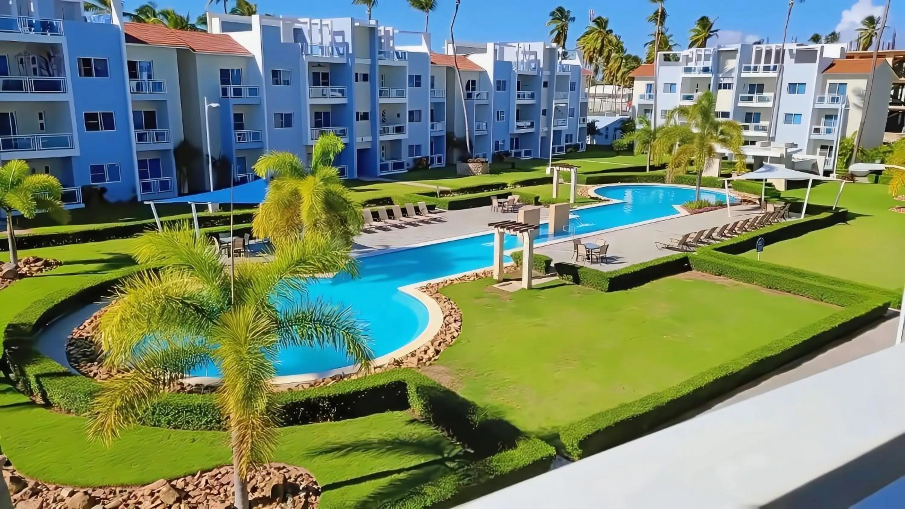 Duplex,near the Beach plus airport
