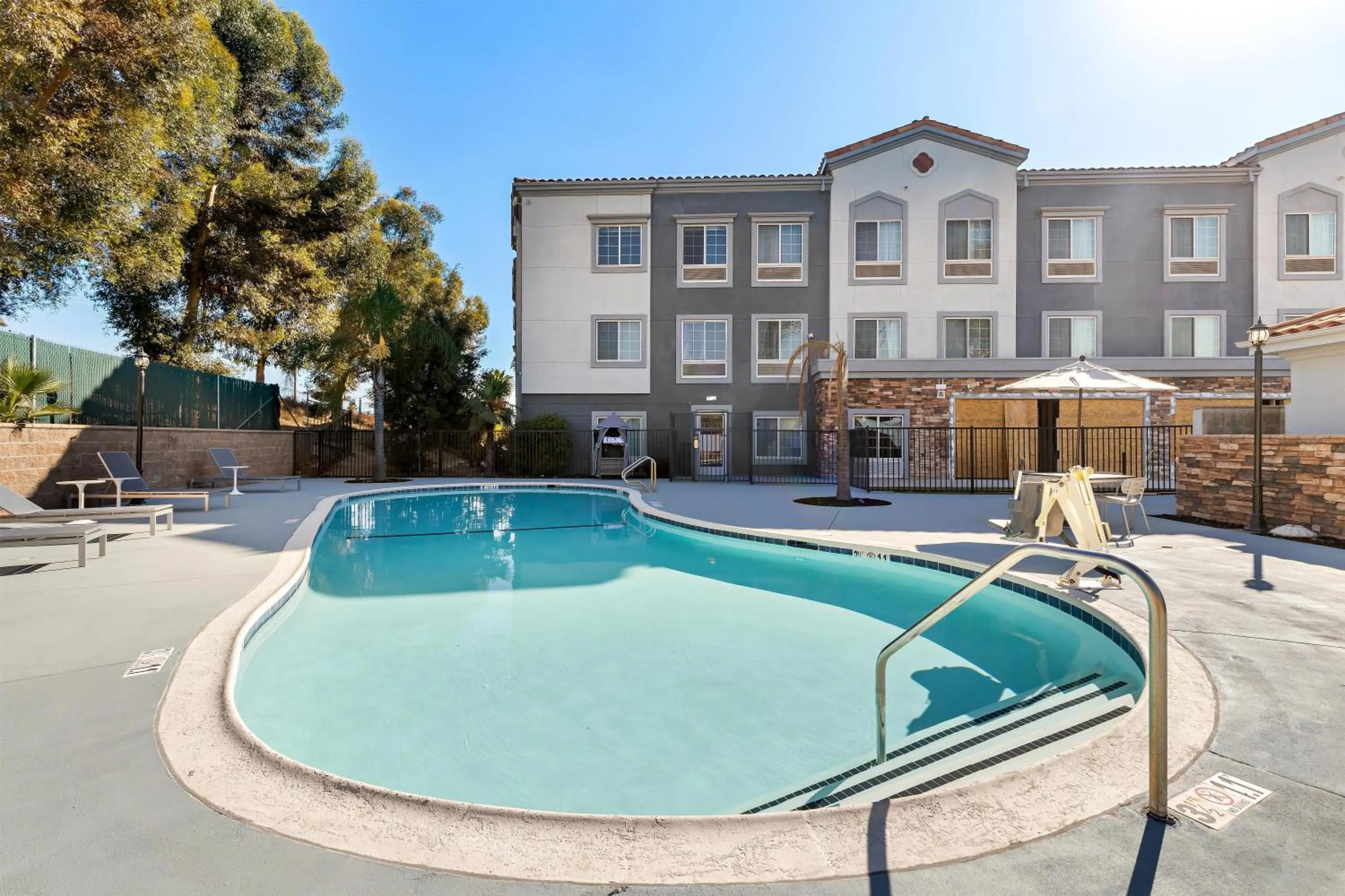 Pool view in Spark By Hilton Redlands