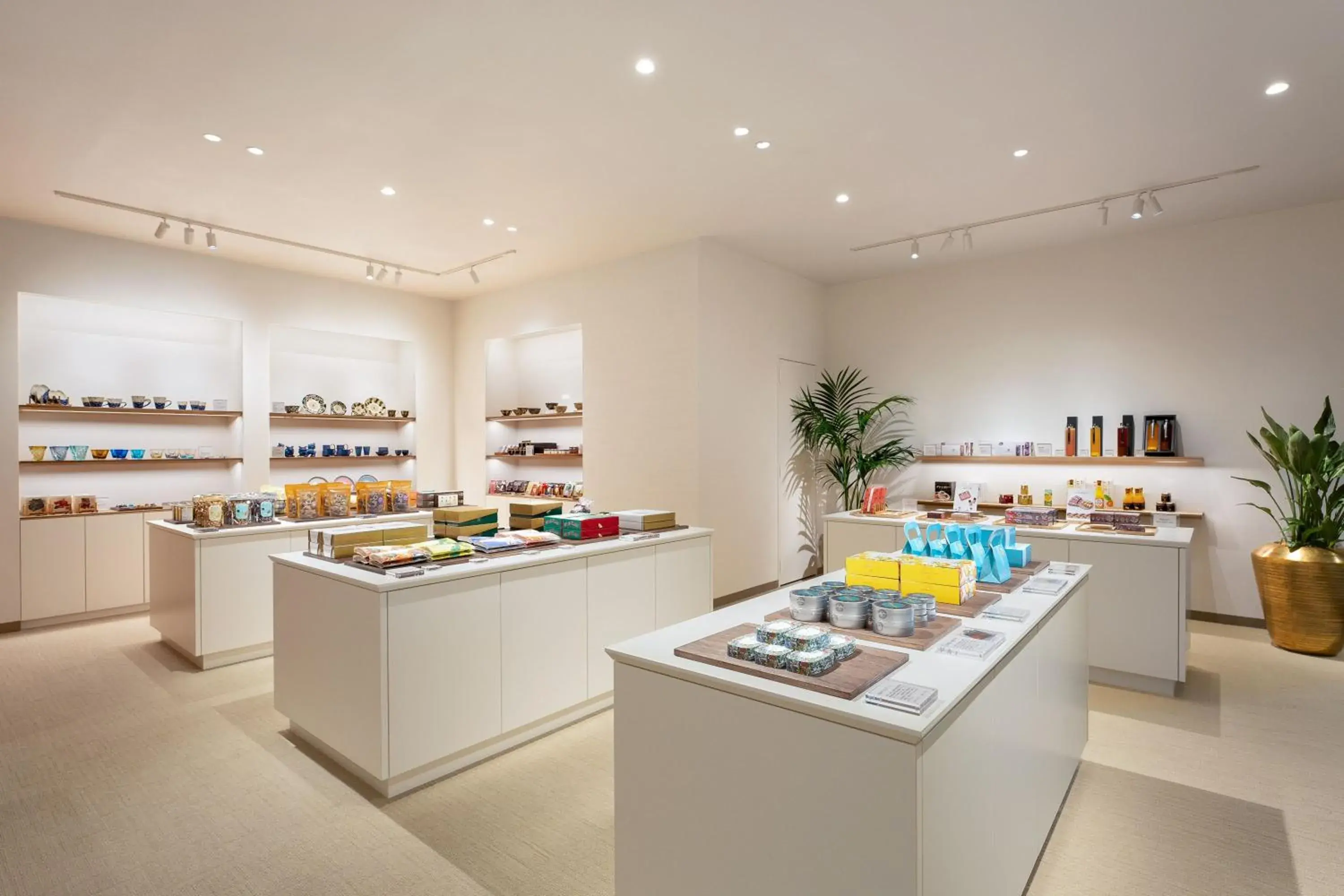 Shopping Area in Okinawa Harborview Hotel Shopping Area in Okinawa Harborview Hotel