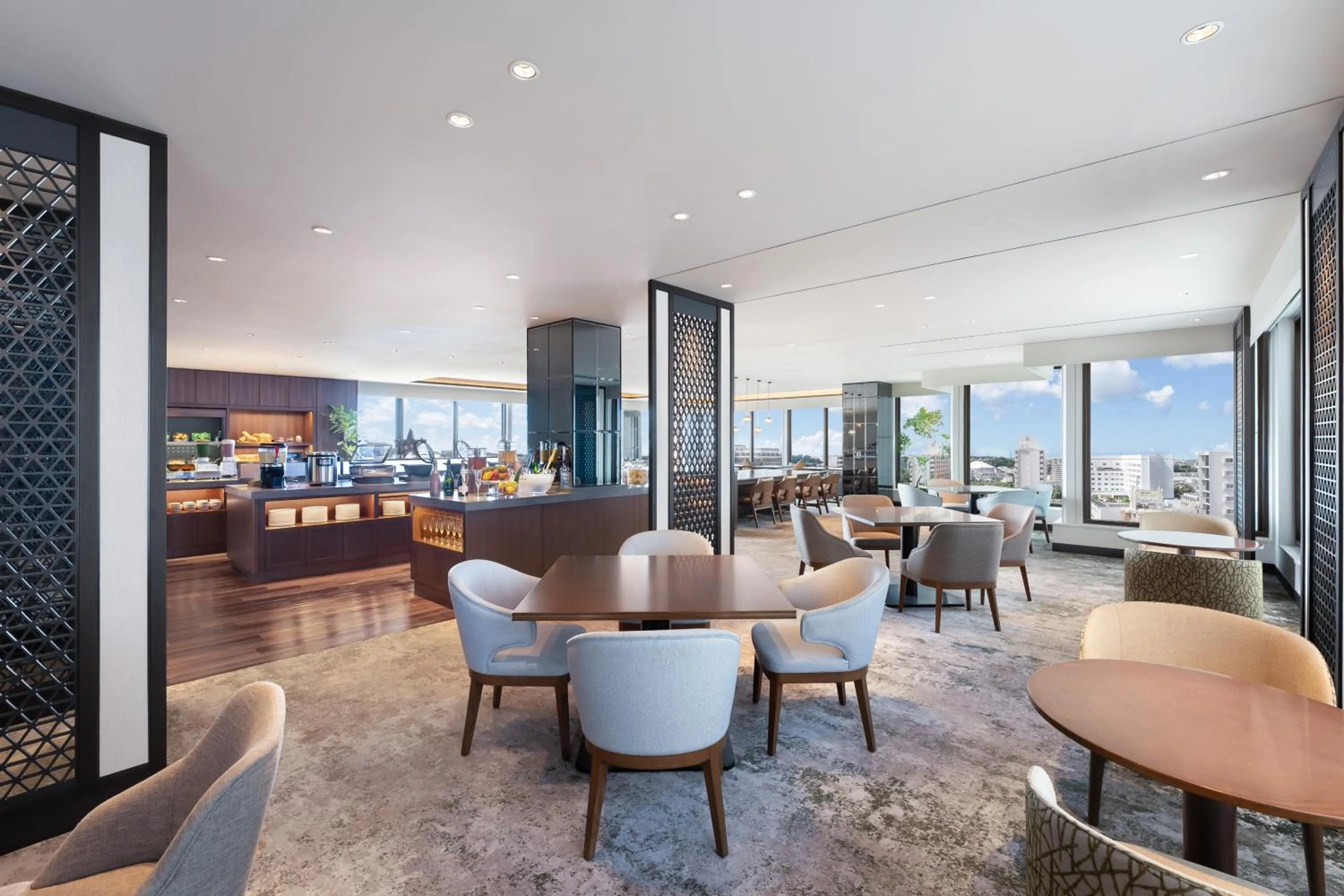 Lounge or bar in Okinawa Harborview Hotel