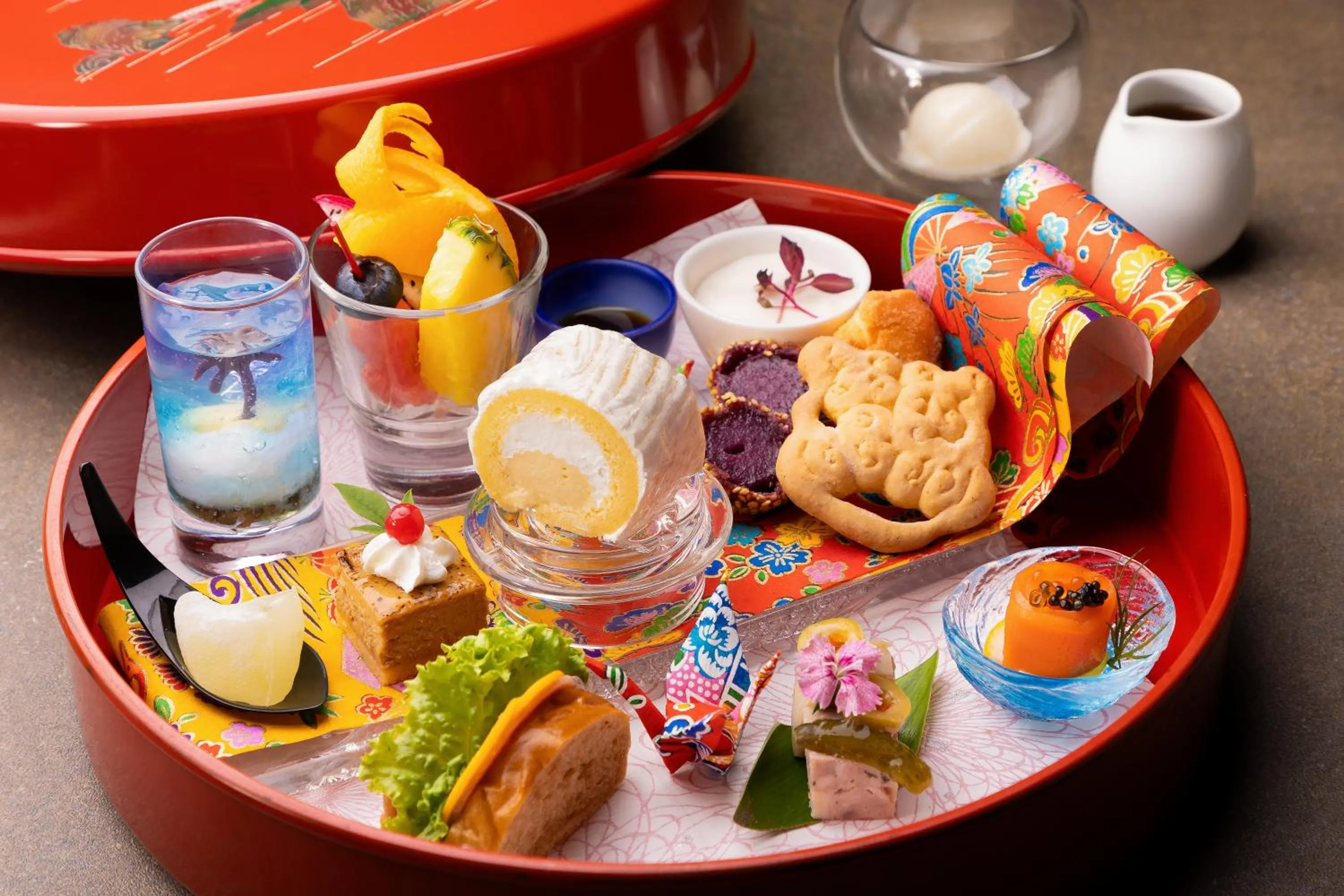 Lounge or bar in Okinawa Harborview Hotel