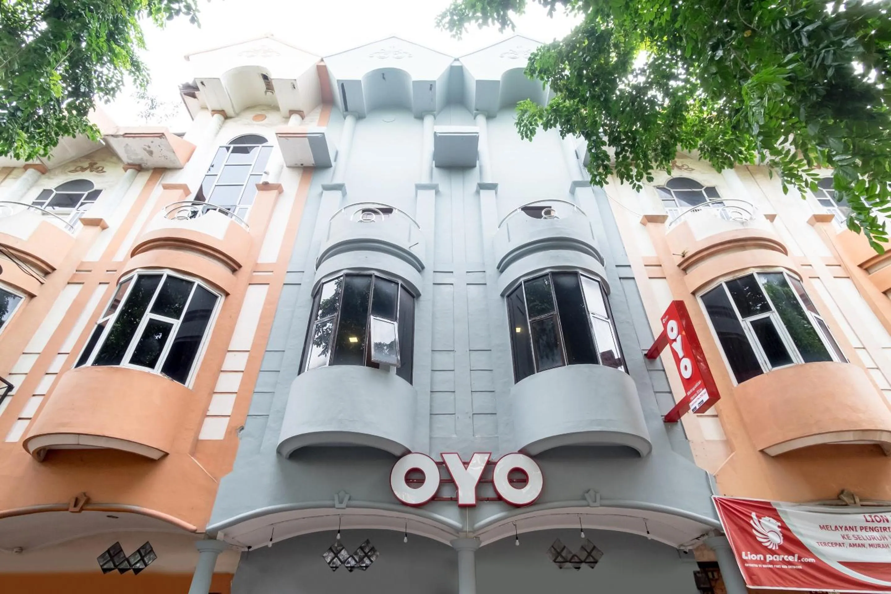 Facade/entrance in Hotel O Metropolitan Home Stay Near Thamrin Plaza