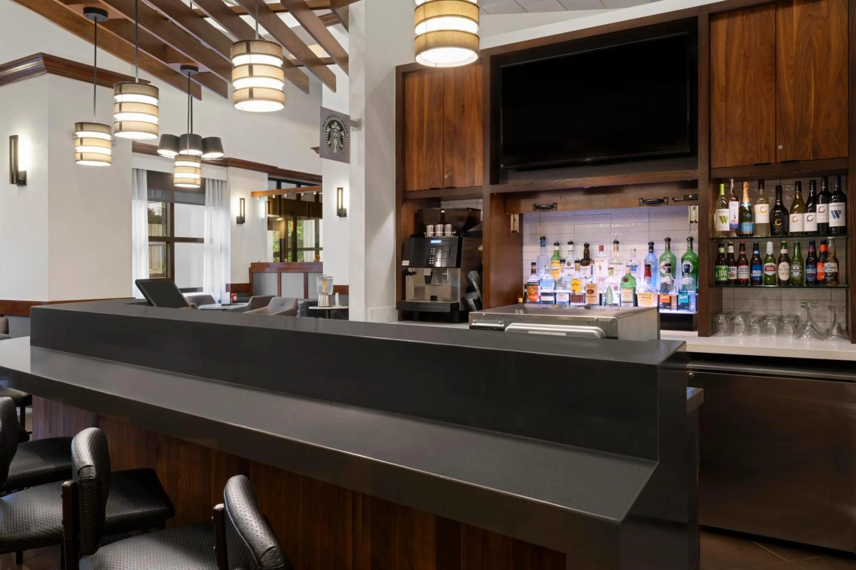 Lounge or bar in Hyatt Place Mystic