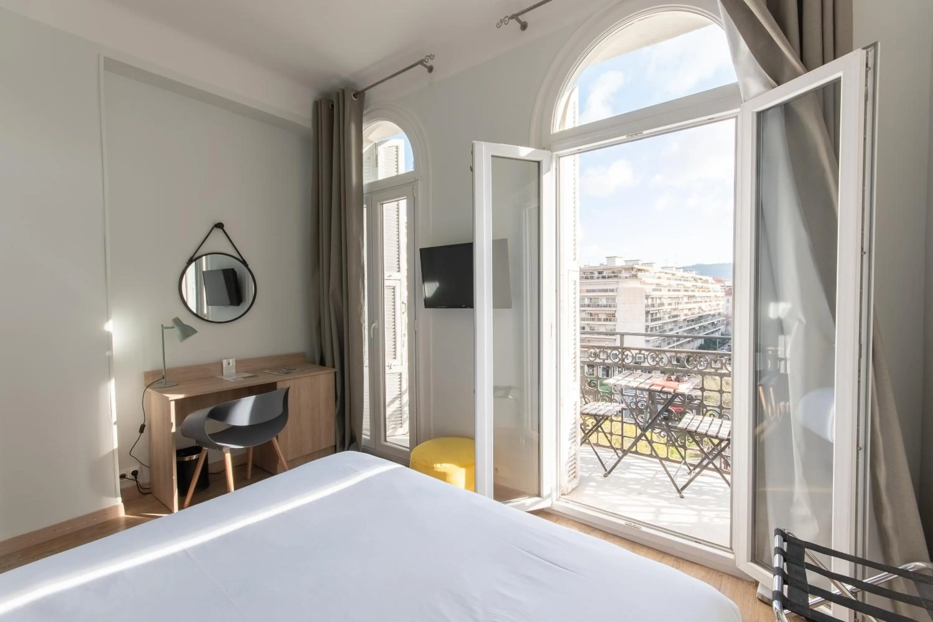 City view, Bed in Hotel Aria