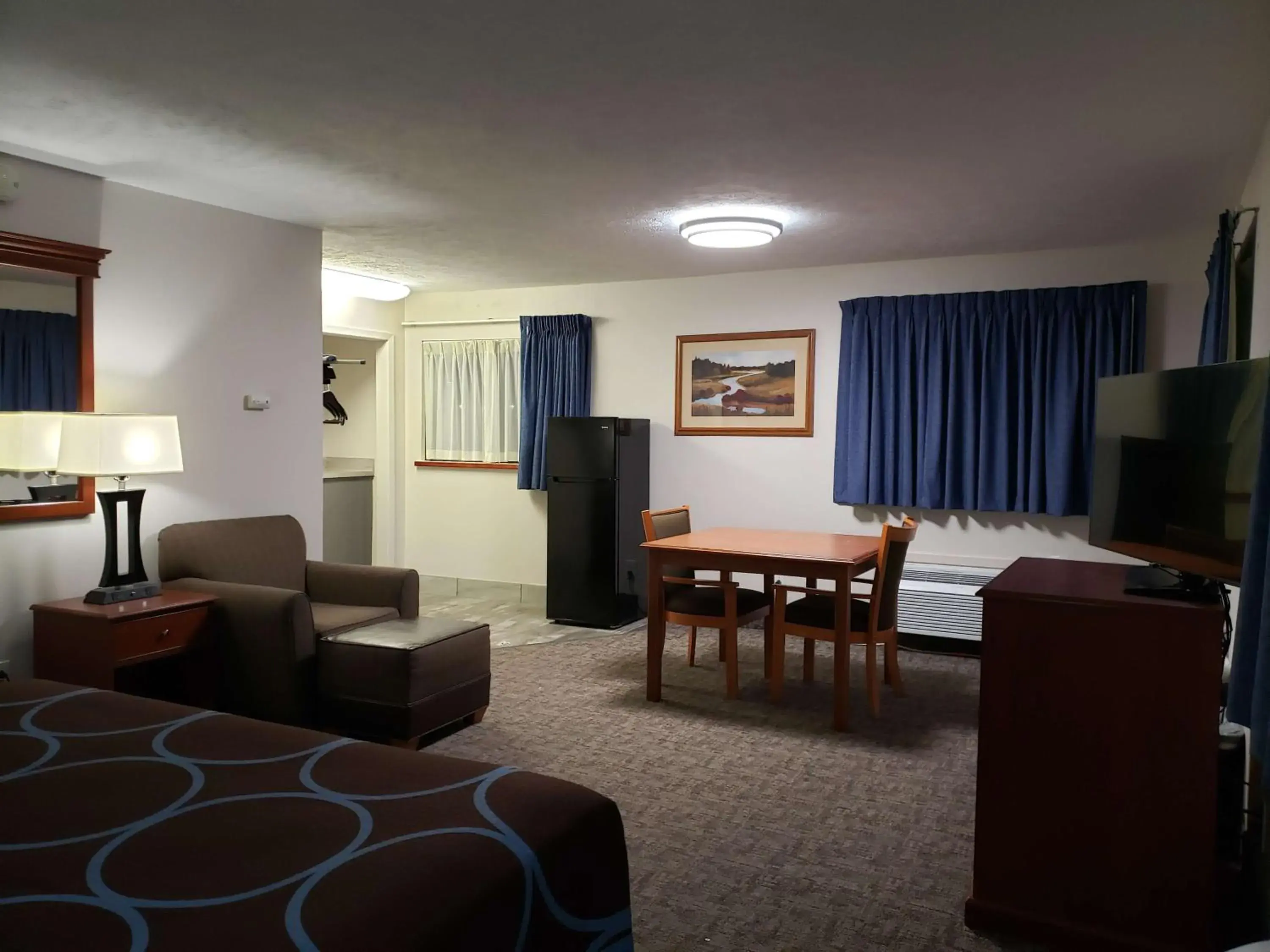 Bedroom in SureStay Plus Hotel by Best Western Grand Island Bedroom in SureStay Plus Hotel by Best Western Grand Island