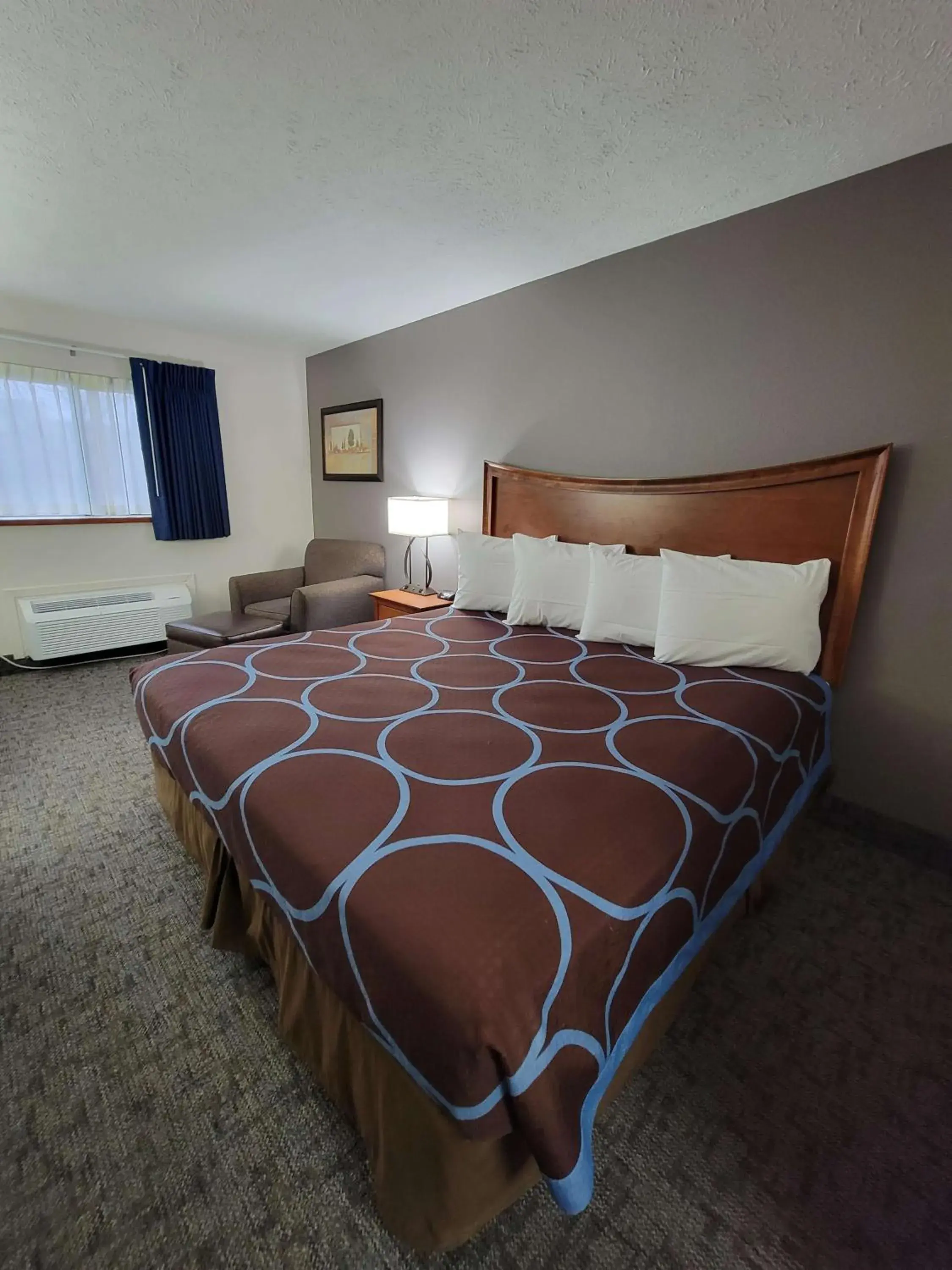 Bedroom, Bed in SureStay Plus Hotel by Best Western Grand Island Bedroom, Bed in SureStay Plus Hotel by Best Western Grand Island