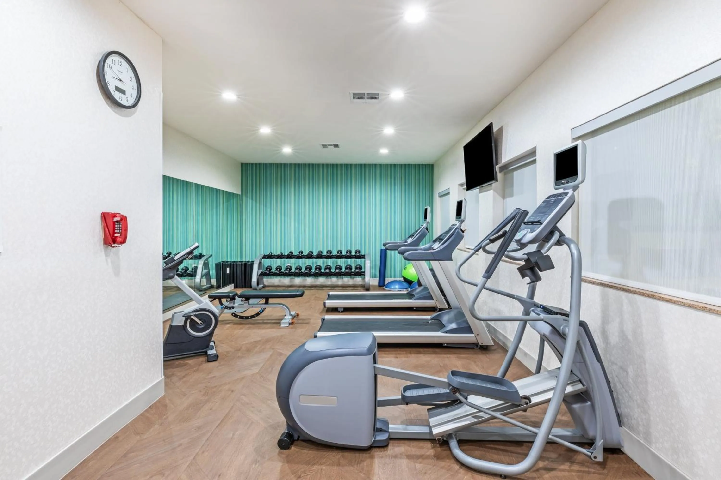 Fitness centre/facilities in Holiday Inn Express and Suites Pryor by IHG