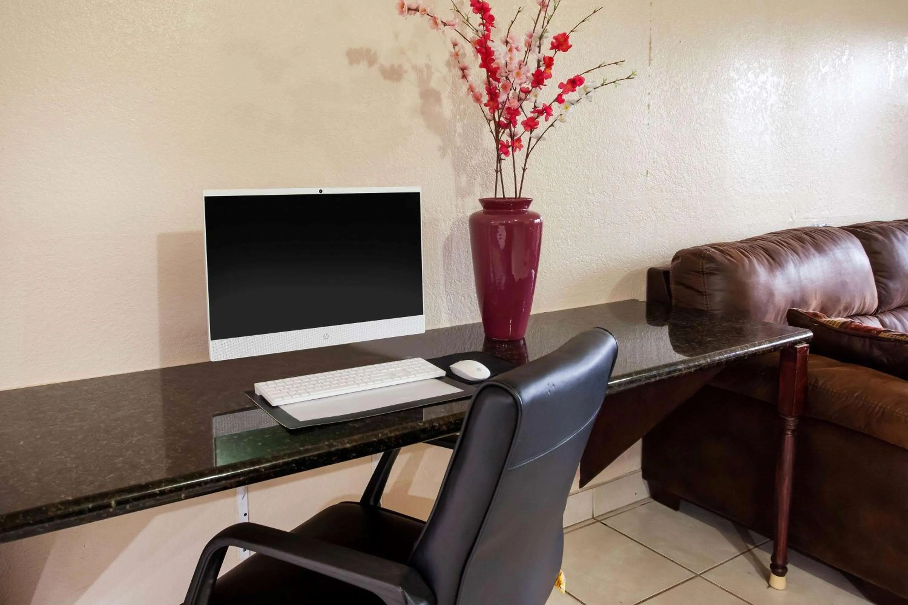 On site in Super 8 by Wyndham Giddings