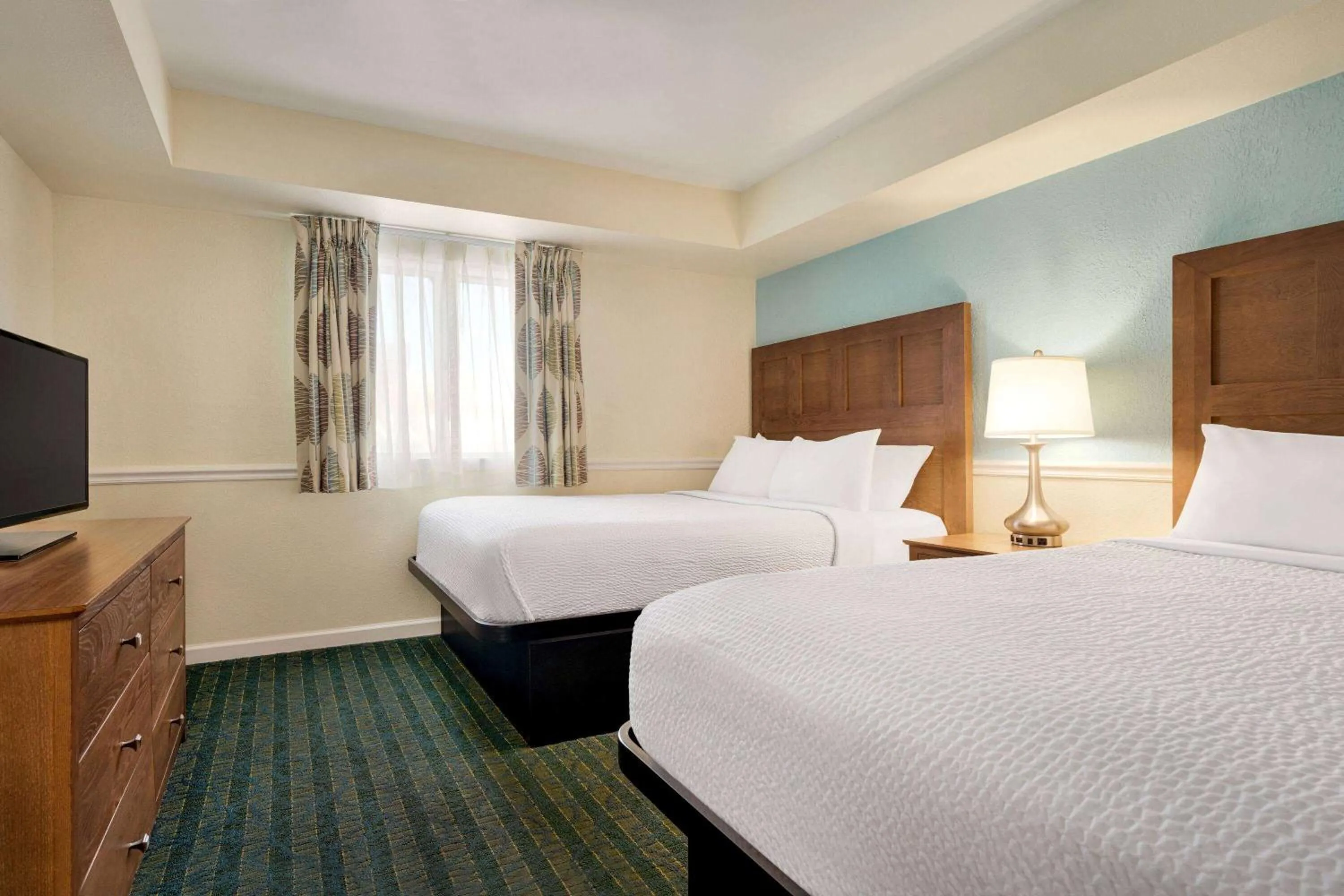 Bed in Days Inn & Suites by Wyndham Wildwood