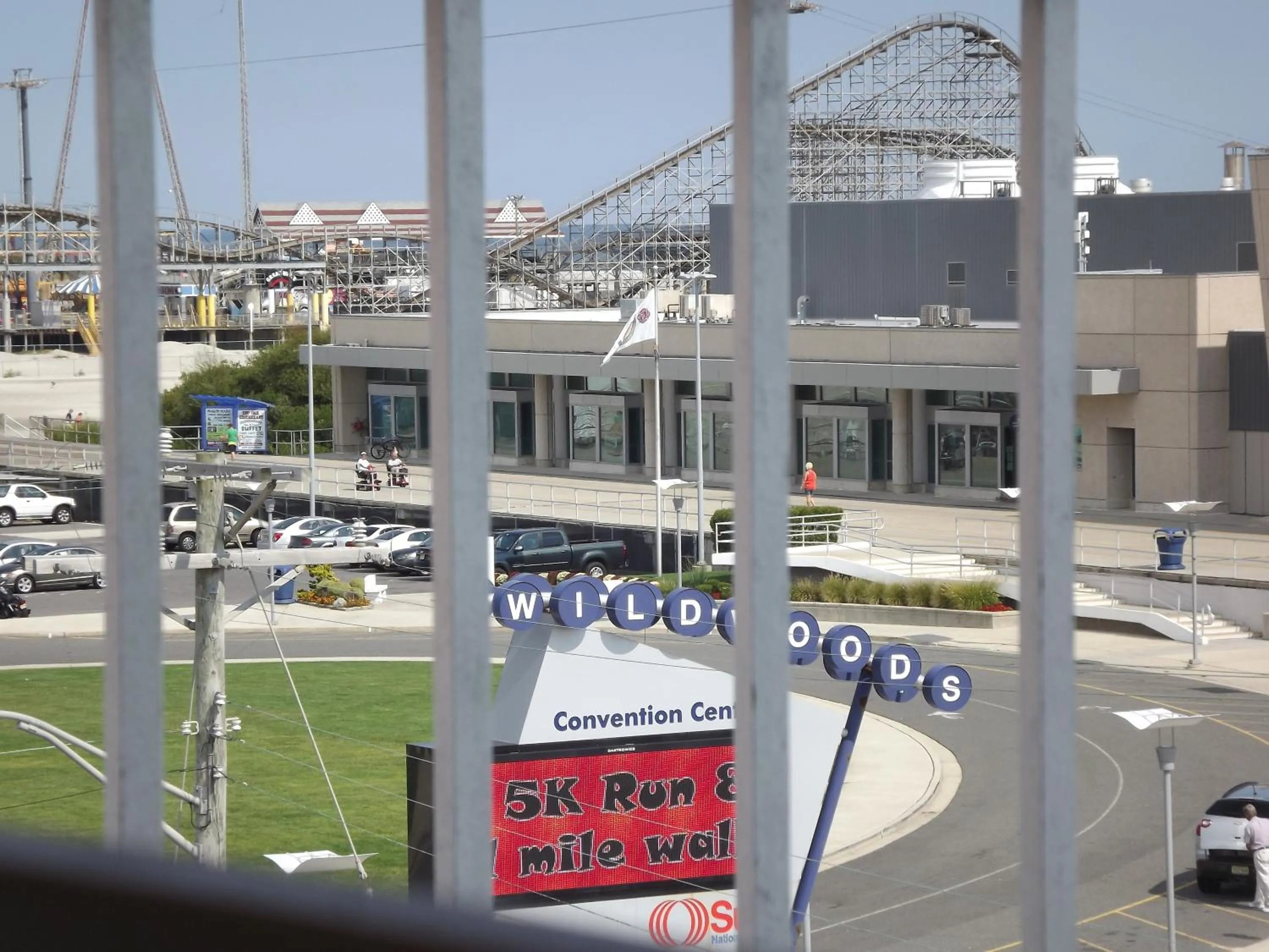 Day in Days Inn & Suites by Wyndham Wildwood