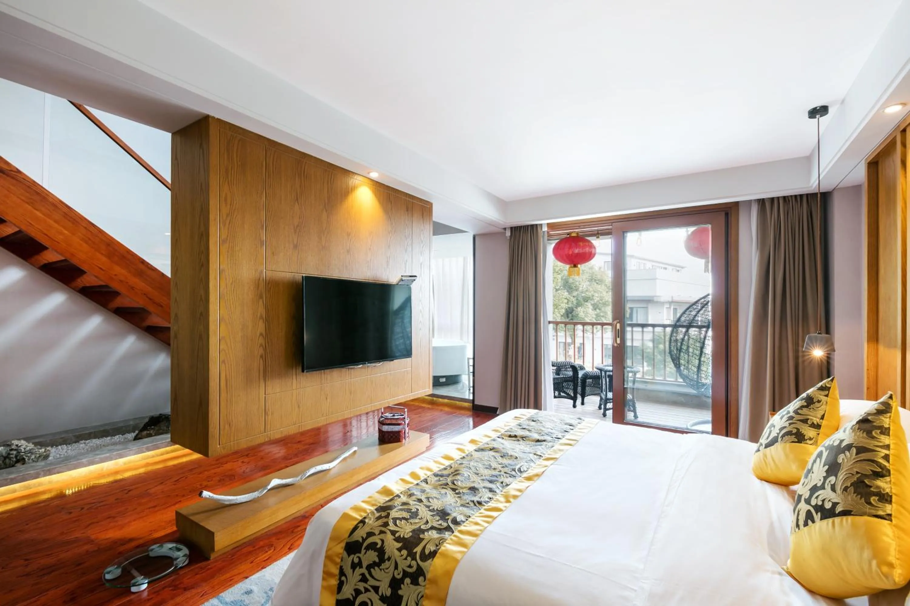 Duplex Suite in Floral Hotel · Yingxi Riverside Deqing