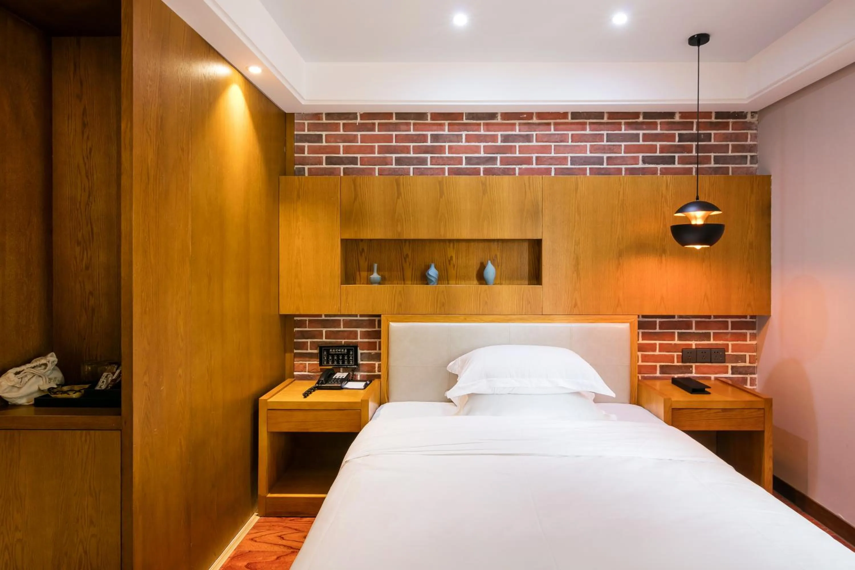 Double Room in Floral Hotel · Yingxi Riverside Deqing