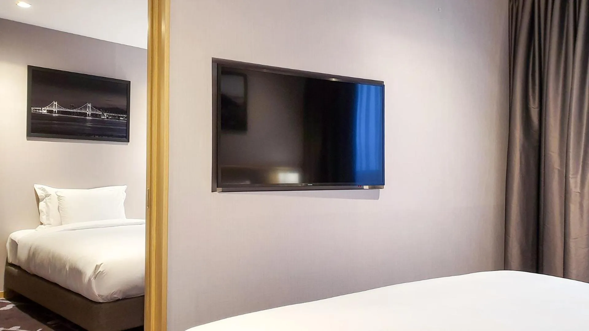 TV and multimedia, Bed in Avani Central Busan