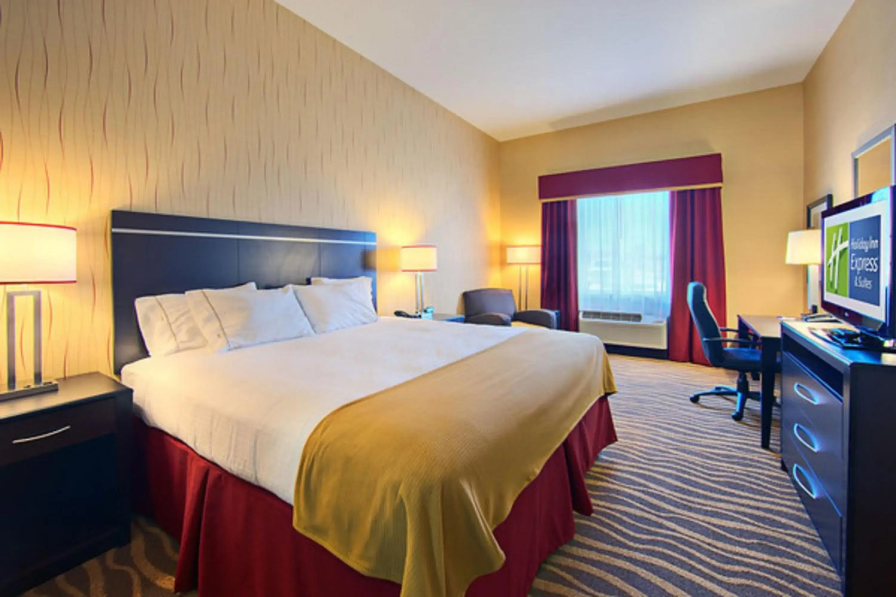 Photo of the whole room, Bed in Holiday Inn Express & Suites Cotulla by IHG Photo of the whole room, Bed in Holiday Inn Express & Suites Cotulla by IHG