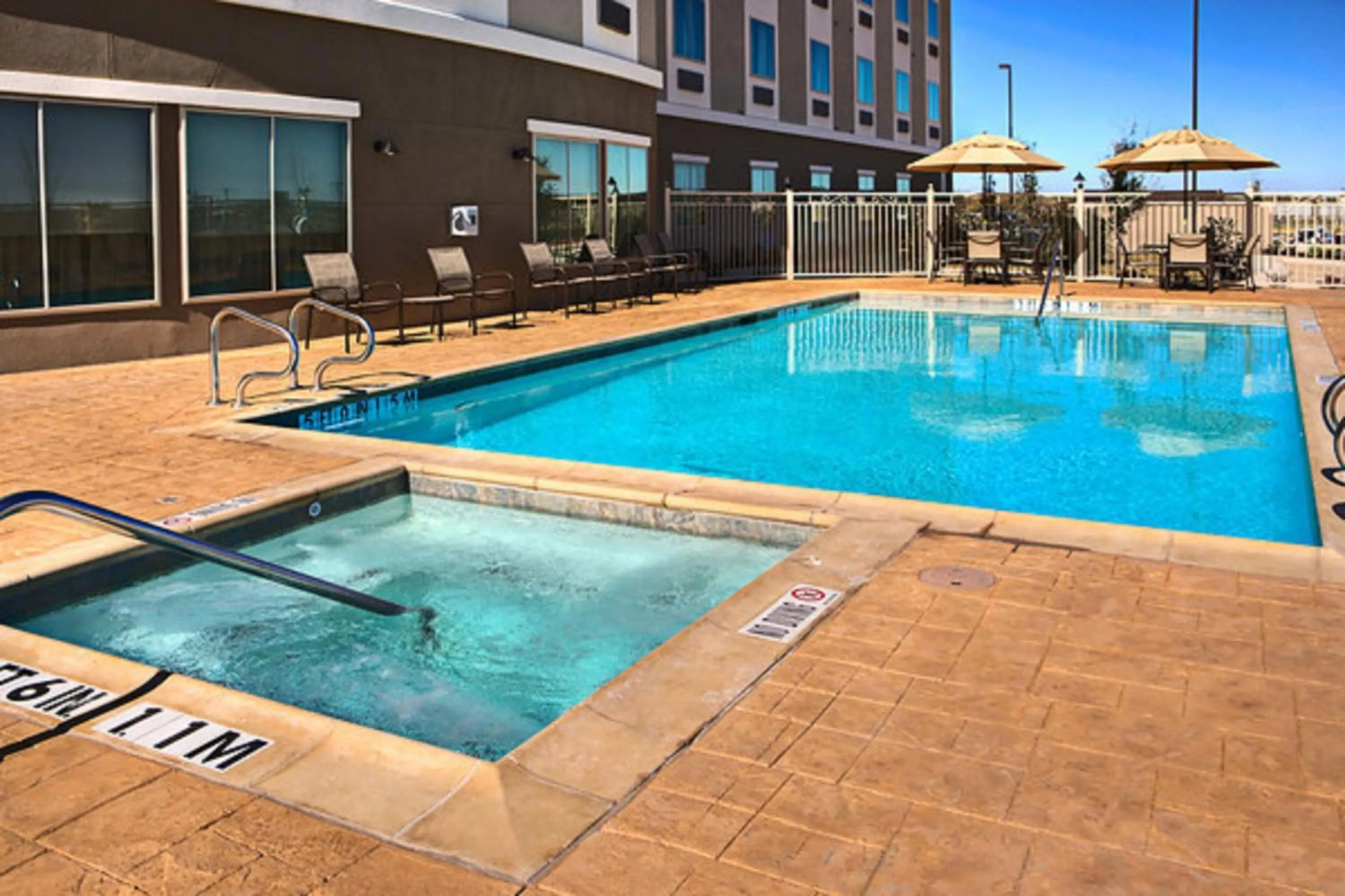 Swimming pool in Holiday Inn Express & Suites Cotulla by IHG