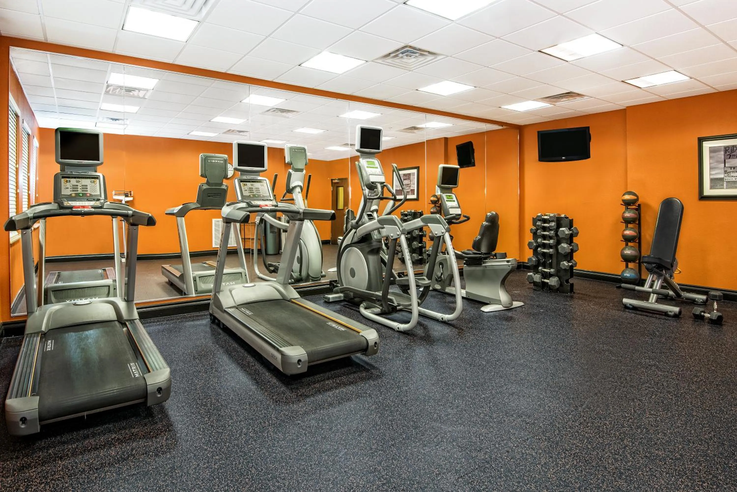 Fitness centre/facilities in Holiday Inn Express & Suites Cotulla by IHG
