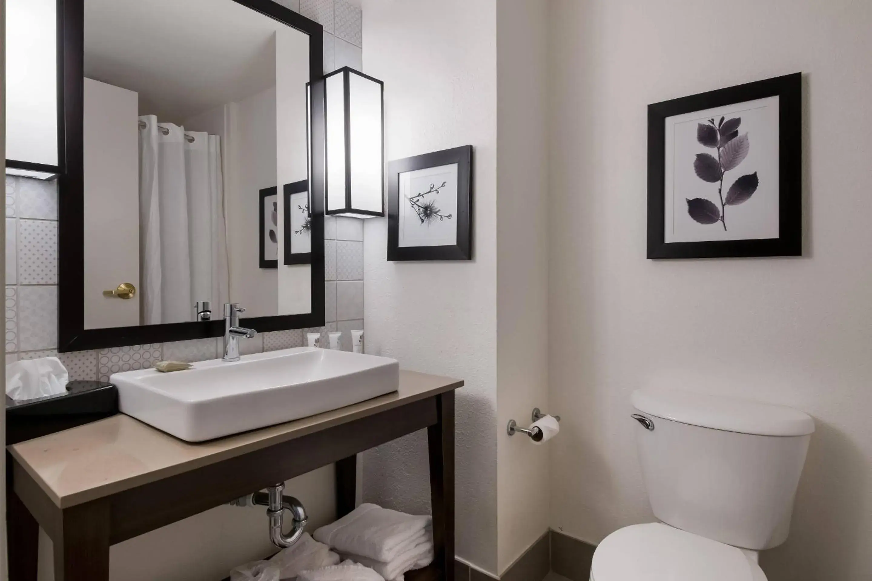 One-Bedroom King Suite in Country Inn & Suites by Radisson, Harrisburg Northeast - Hershey One-Bedroom King Suite in Country Inn & Suites by Radisson, Harrisburg Northeast - Hershey