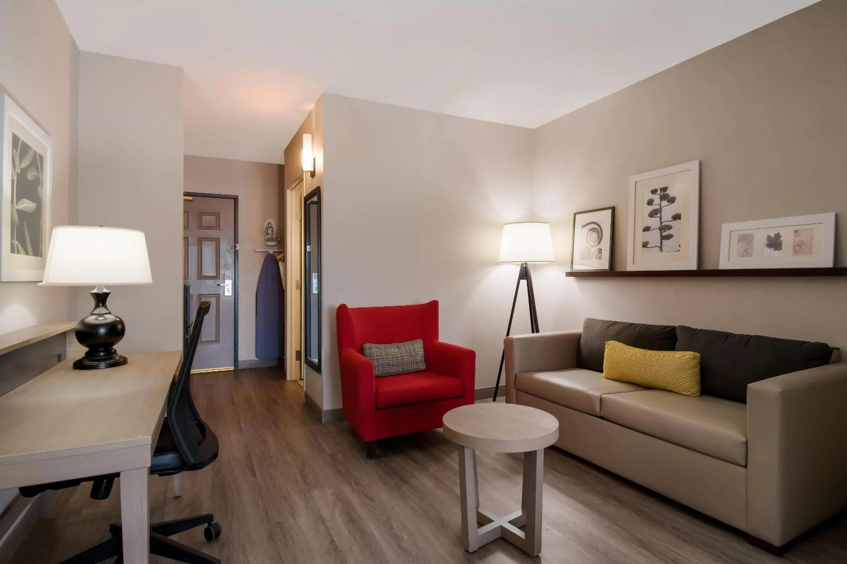 Bedroom in Country Inn & Suites by Radisson, Harrisburg Northeast - Hershey