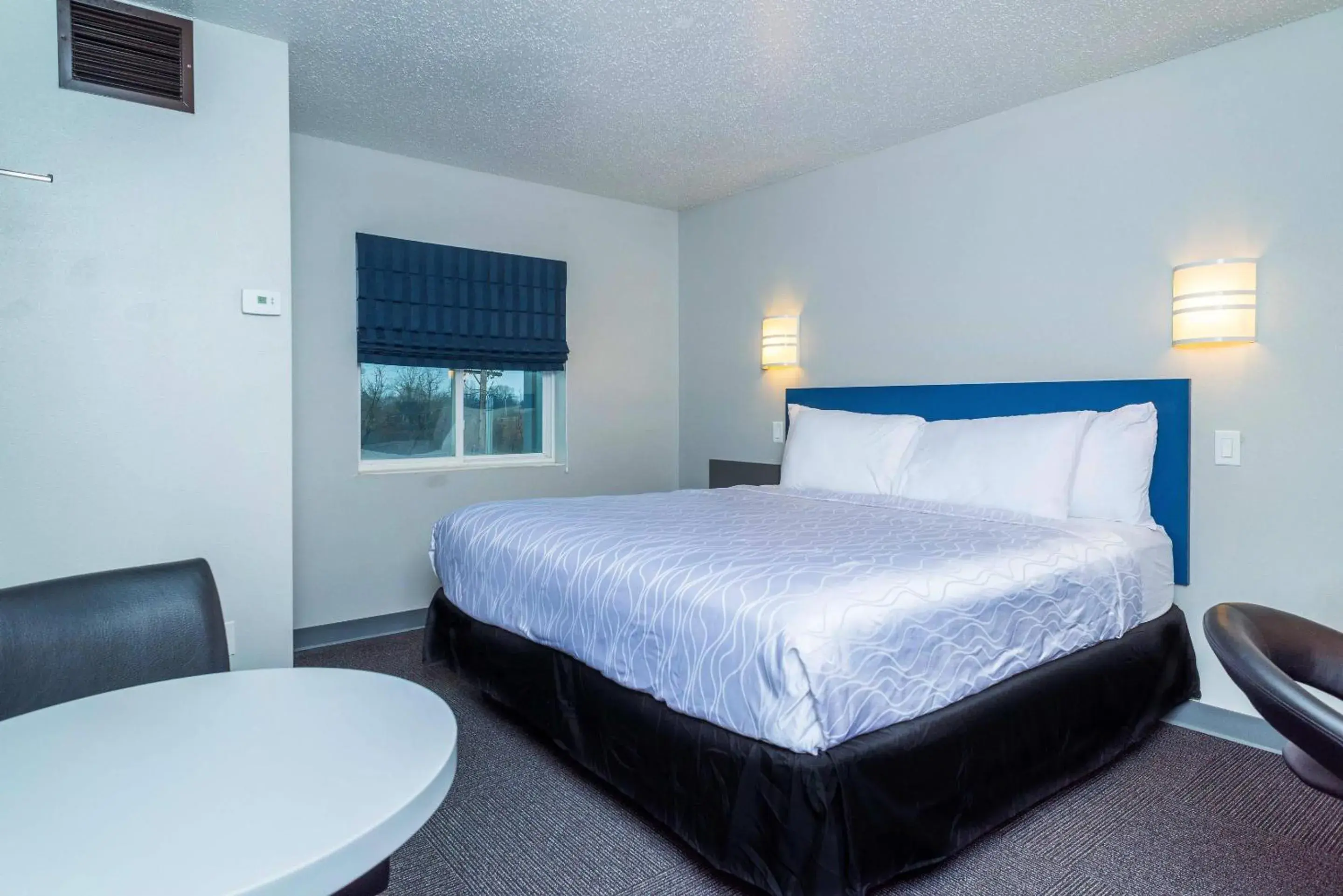 Bedroom, Bed in Studio Z, an Ascend Collection Hotel Bedroom, Bed in Studio Z, an Ascend Collection Hotel