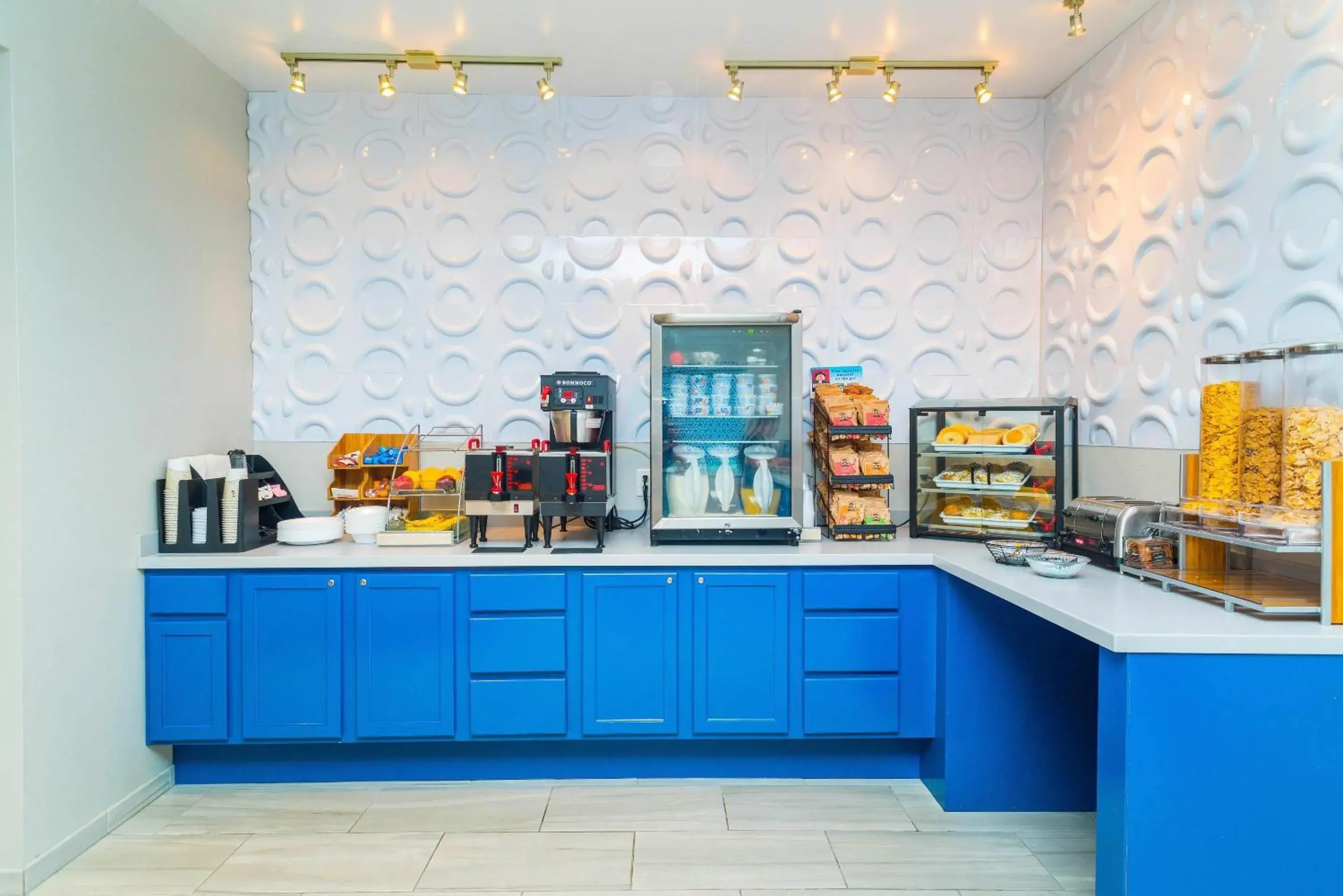 Breakfast in Studio Z, an Ascend Collection Hotel Breakfast in Studio Z, an Ascend Collection Hotel