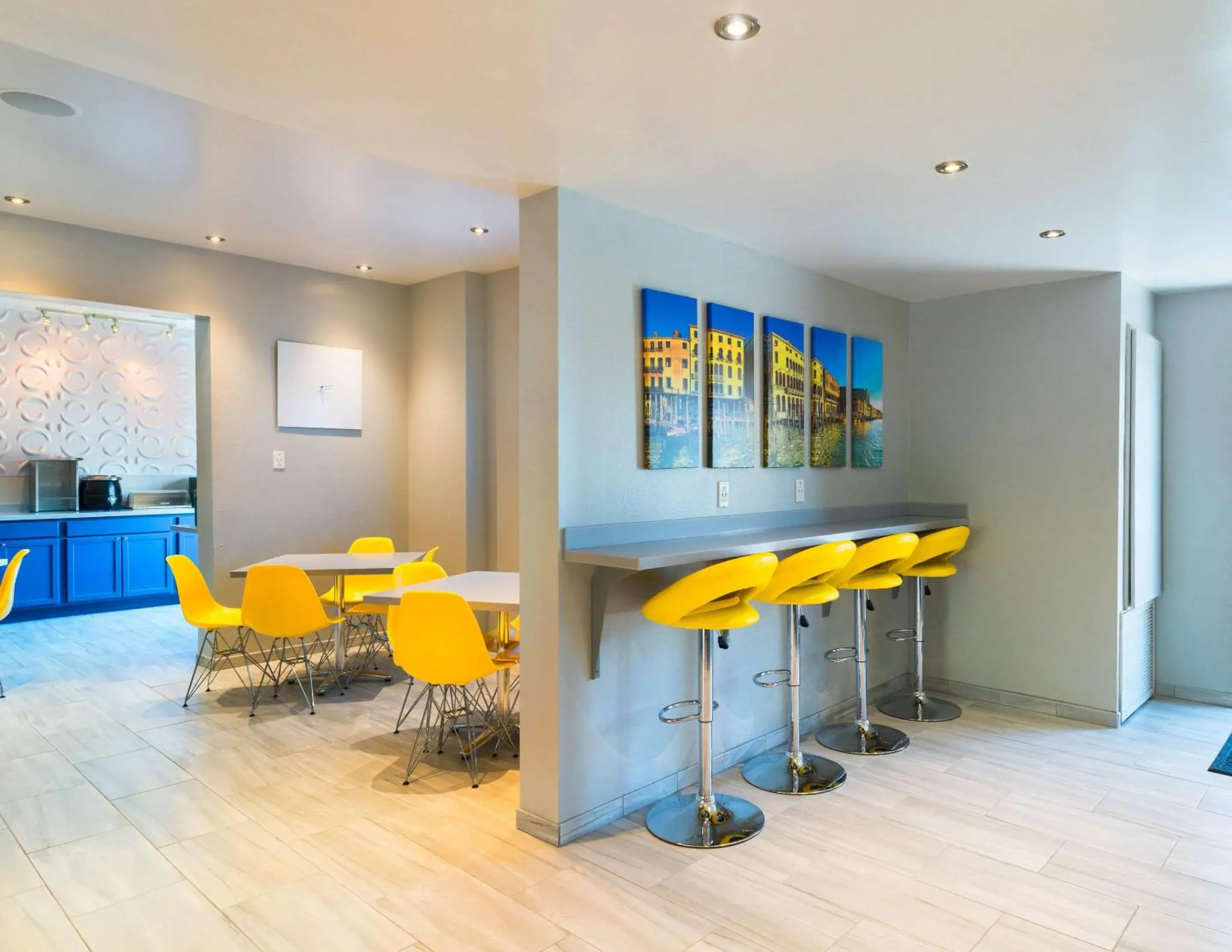 Breakfast in Studio Z, an Ascend Collection Hotel Breakfast in Studio Z, an Ascend Collection Hotel