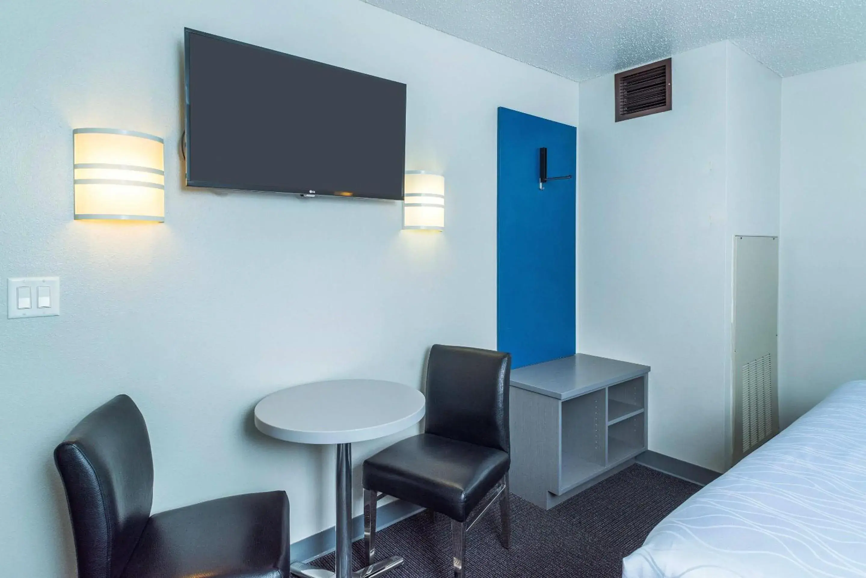 Bedroom, Bed in Studio Z, an Ascend Collection Hotel Bedroom, Bed in Studio Z, an Ascend Collection Hotel