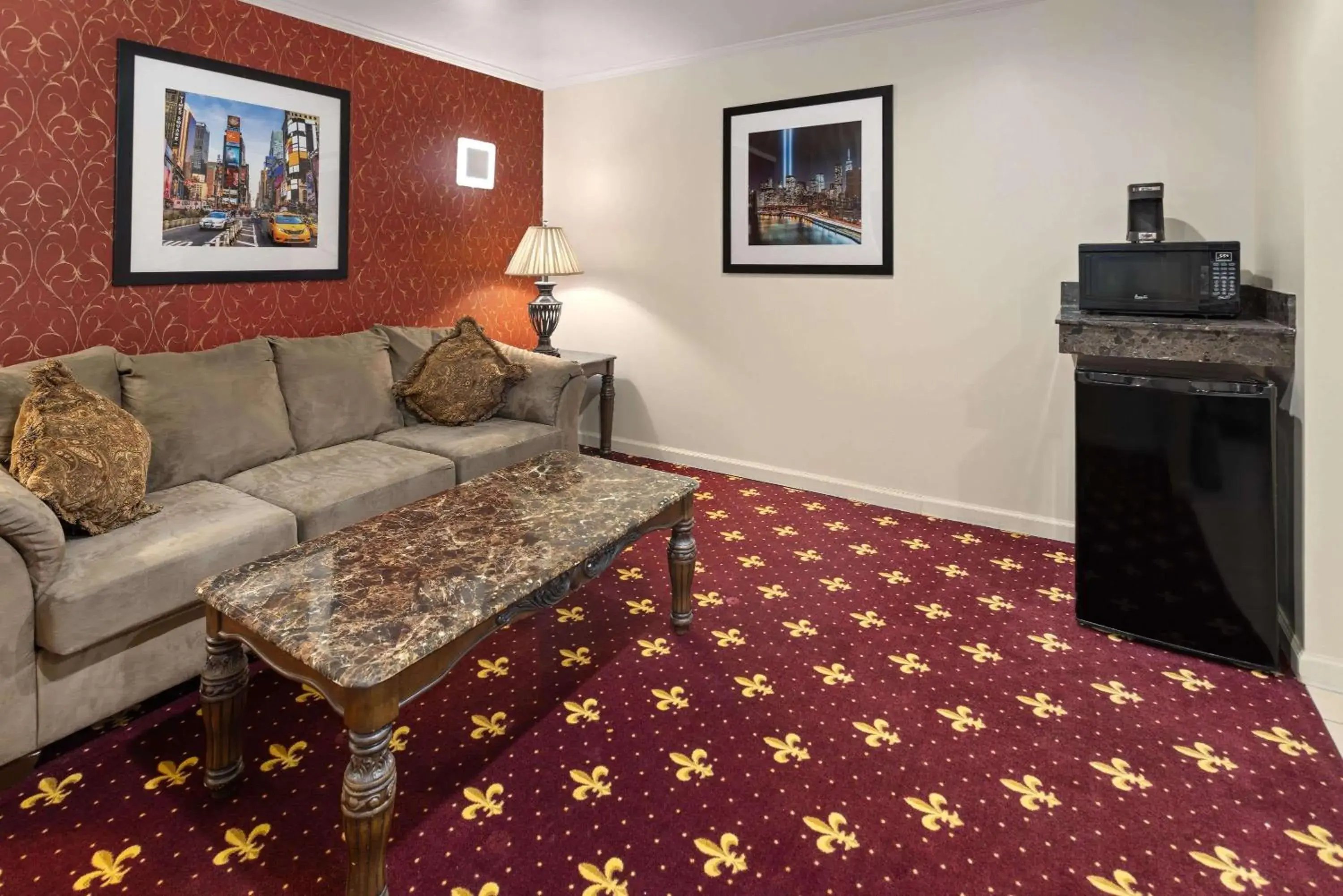 Bath in Travelodge by Wyndham Manhasset Bath in Travelodge by Wyndham Manhasset