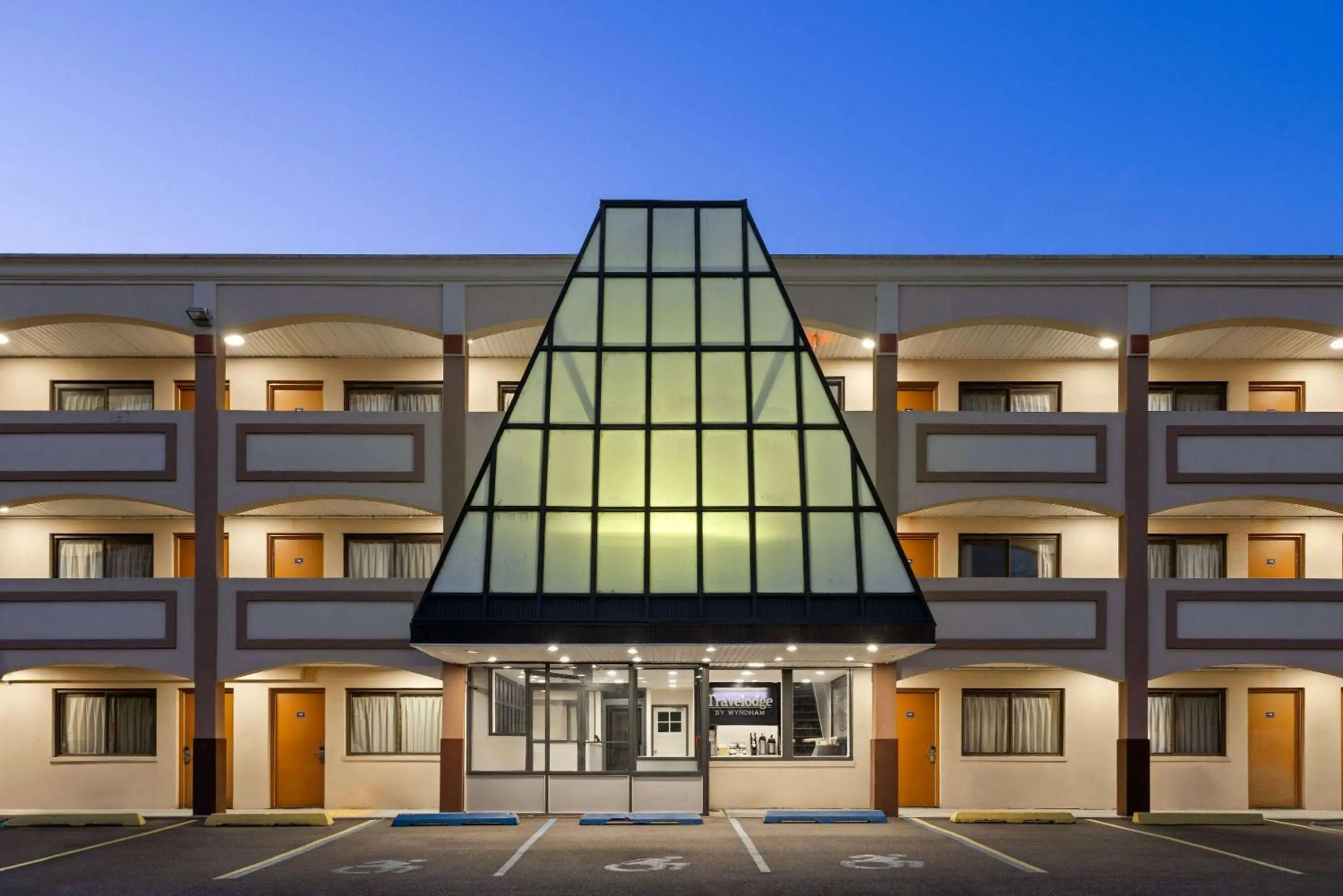 Travelodge by Wyndham Manhasset Travelodge by Wyndham Manhasset