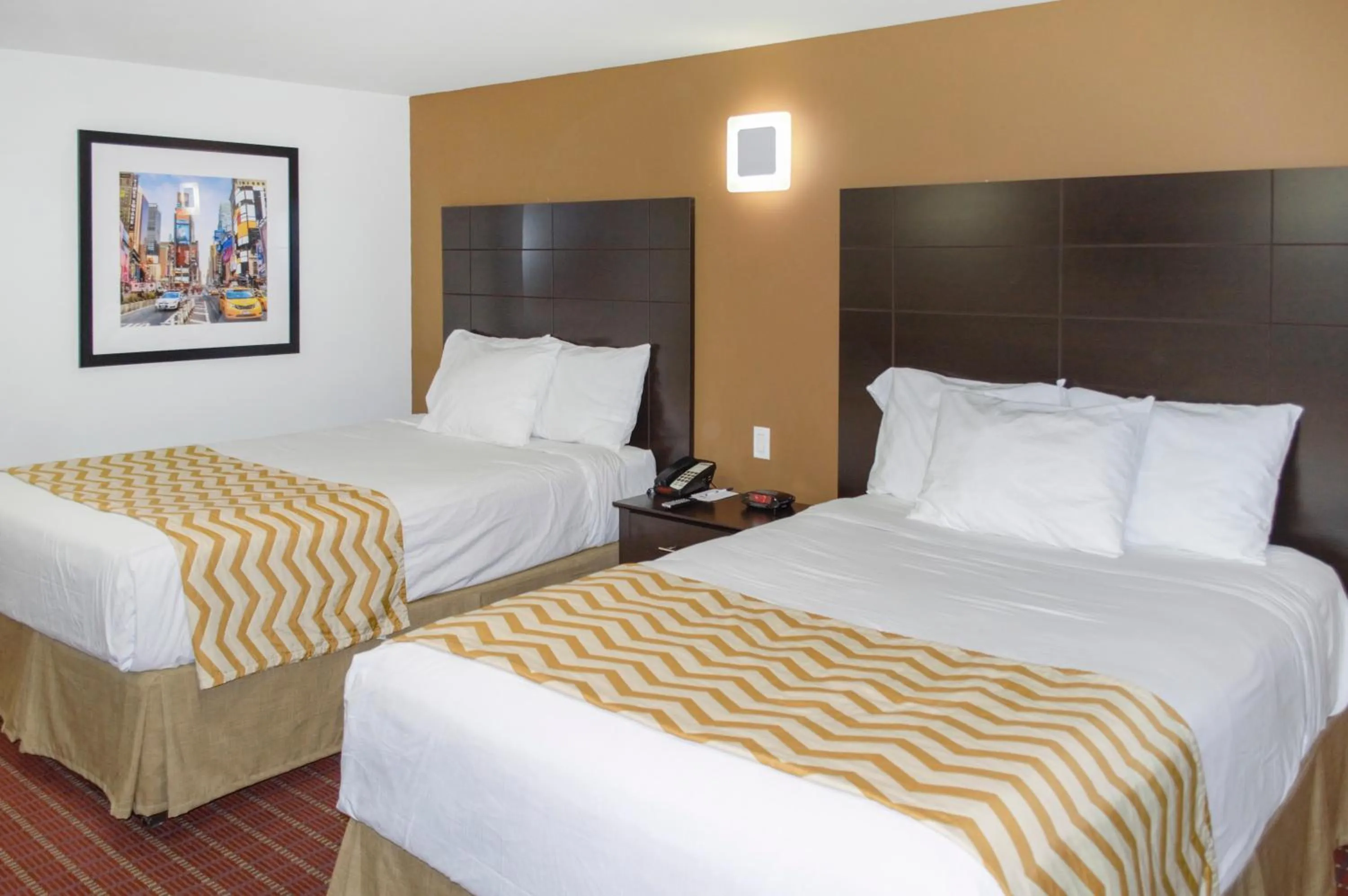 Bed in Travelodge by Wyndham Manhasset