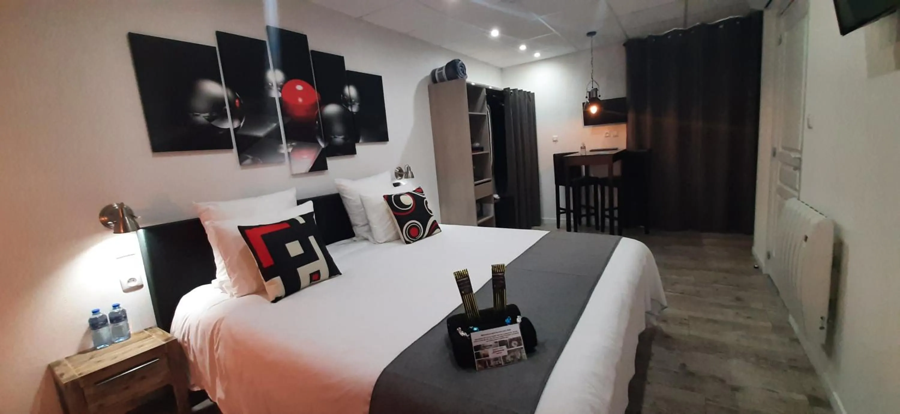 Bedroom in La Garenne