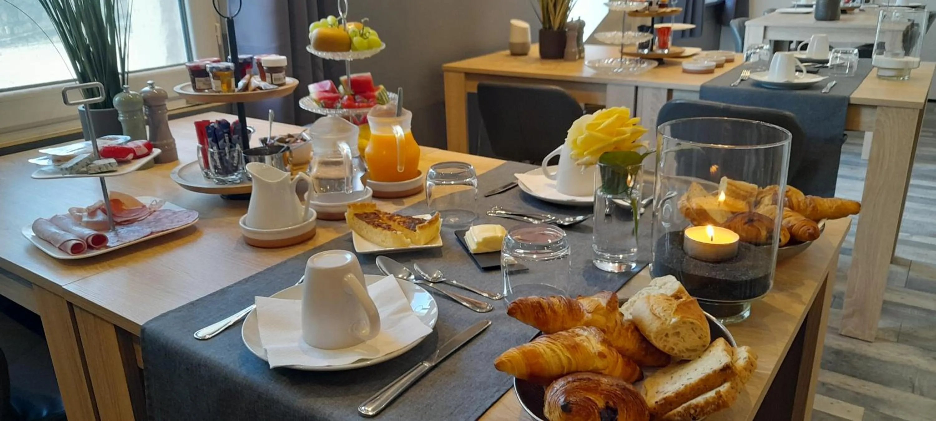 Breakfast in La Garenne