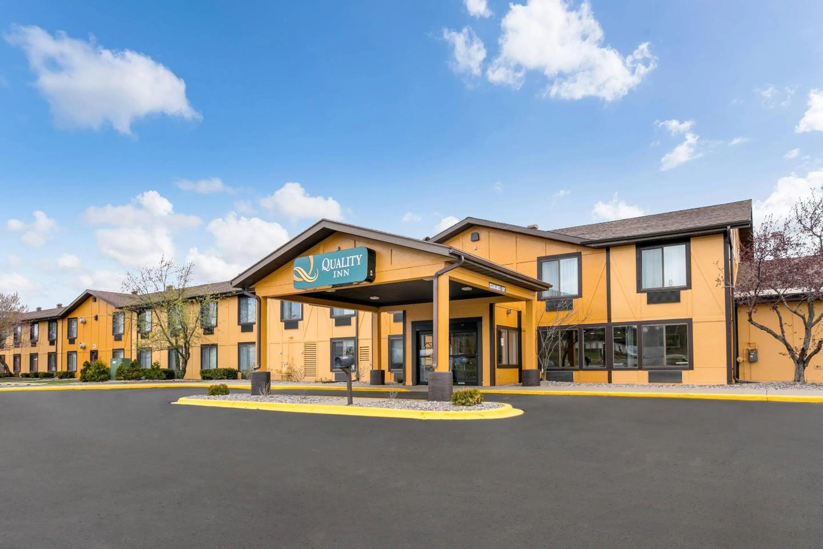 Property building in Quality Inn Marquette