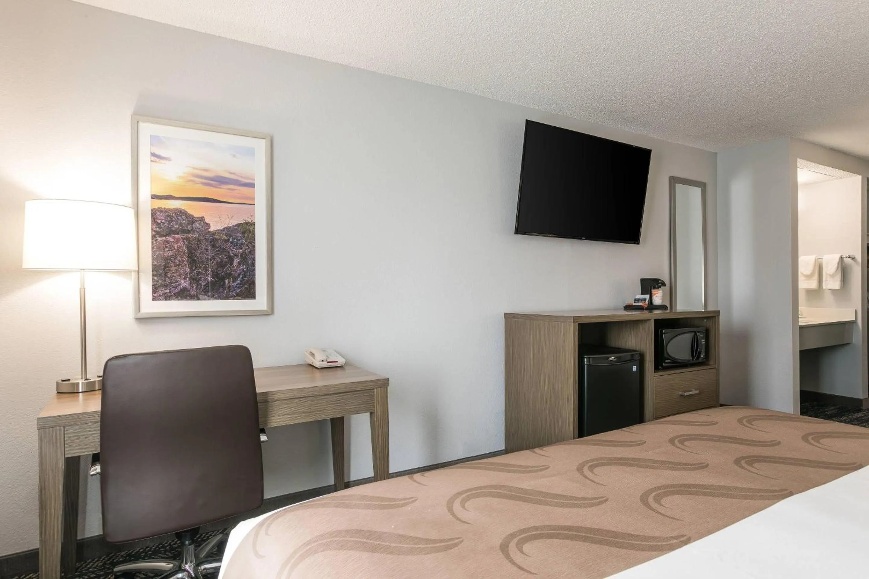 Bedroom, Bed in Quality Inn Marquette