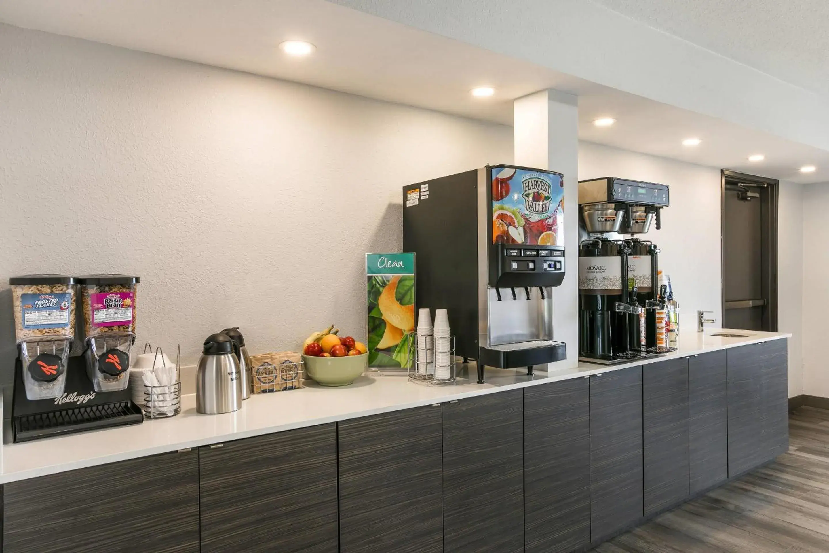 Breakfast in Quality Inn Breakfast in Quality Inn