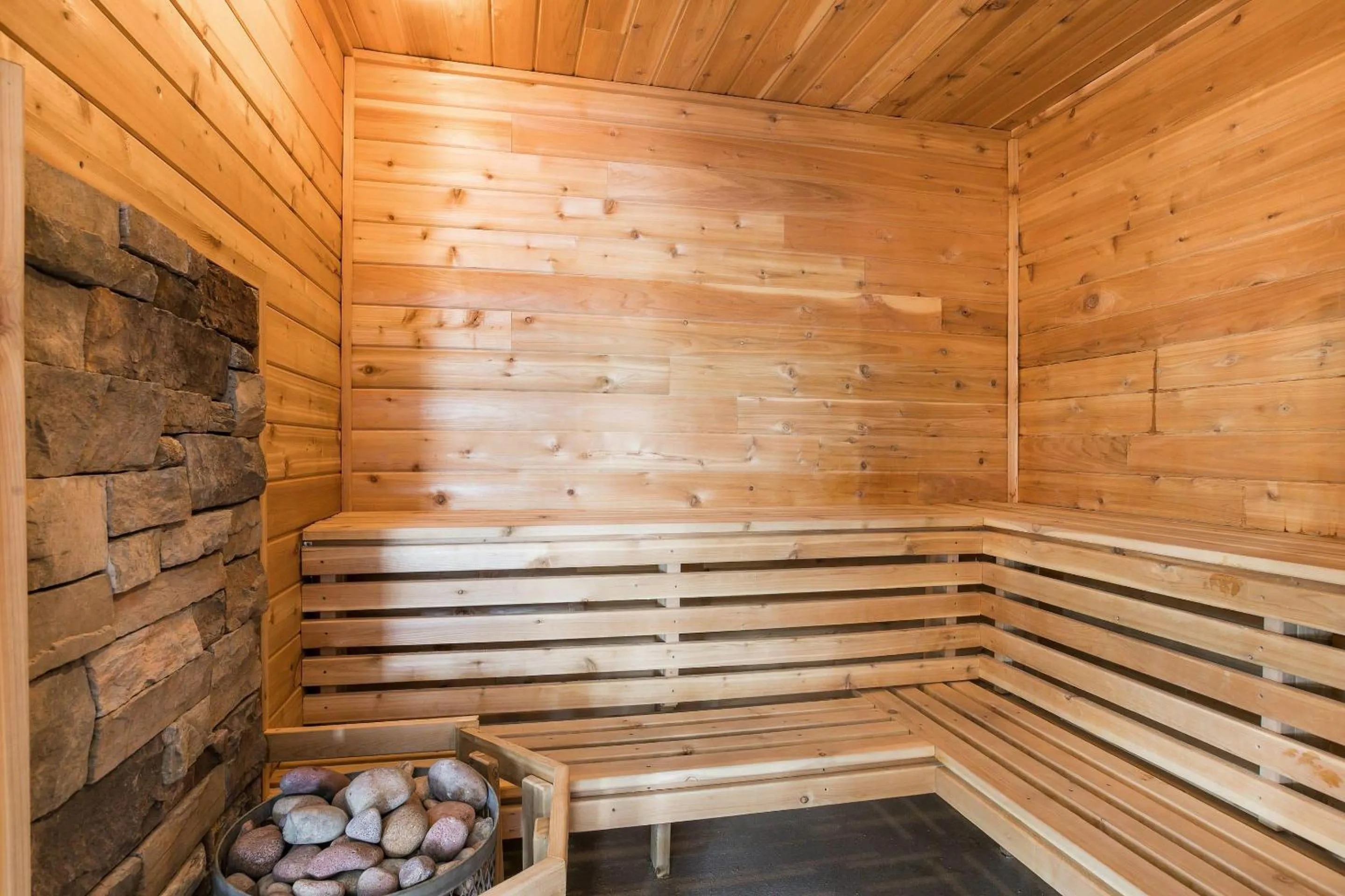 Swimming pool in Quality Inn Marquette