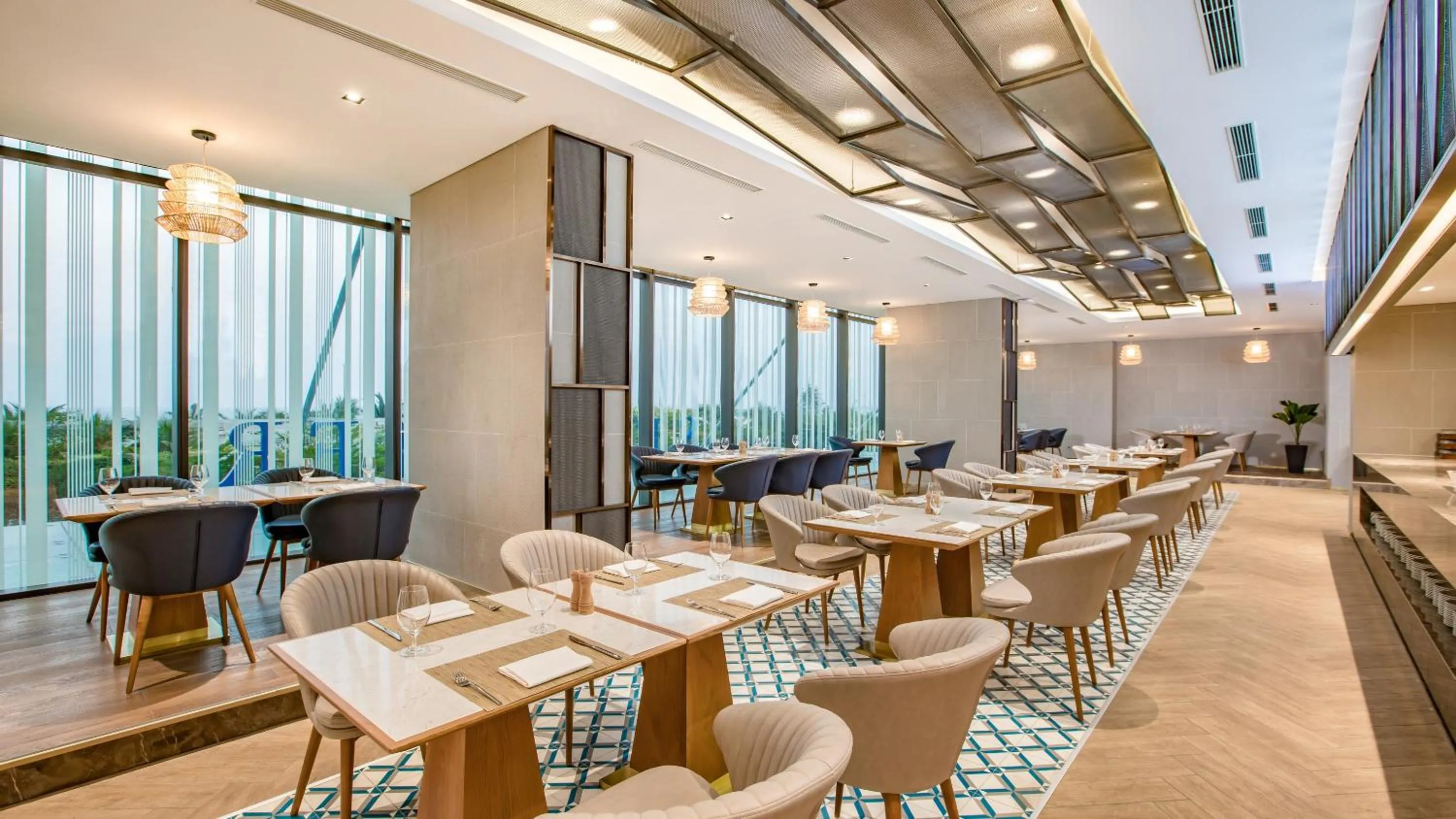 Restaurant/places to eat in Prince Hotel Da Nang - Formerly Sel de Mer Hotel & Suites