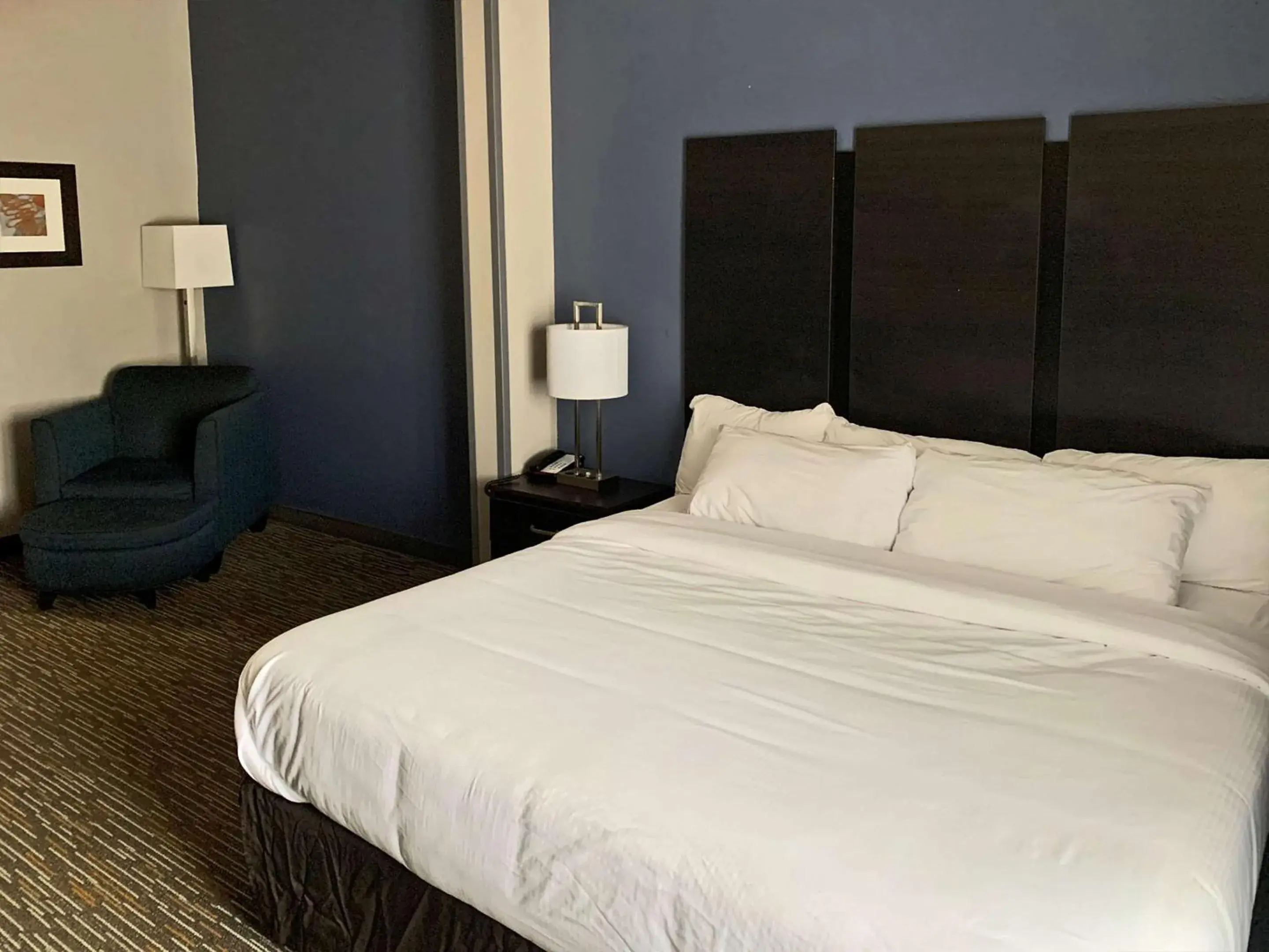 Bedroom, Bed in Comfort Inn & Suites Columbus North Bedroom, Bed in Comfort Inn & Suites Columbus North