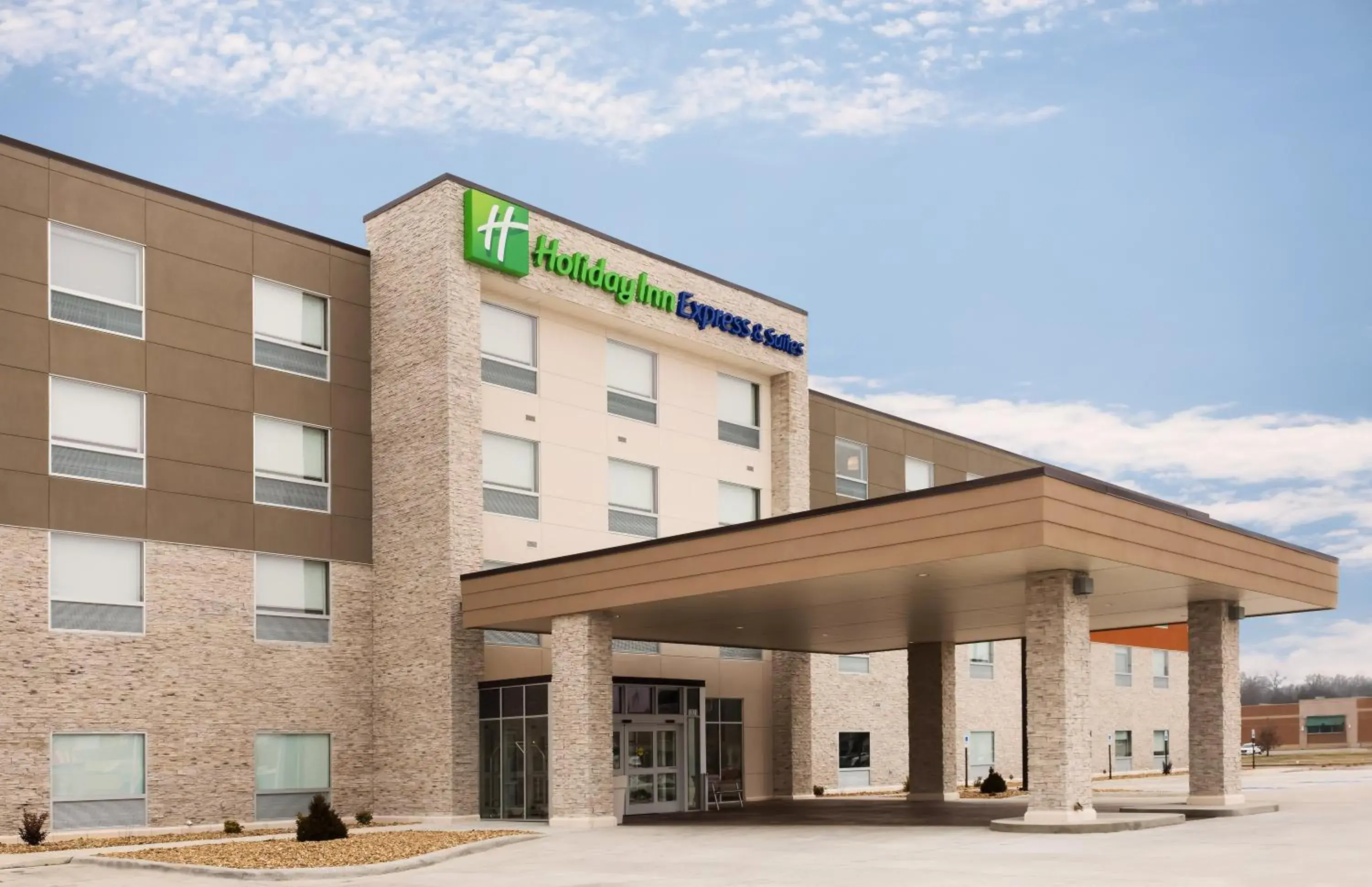 Property building in Holiday Inn Express & Suites West Plains Southwest by IHG Property building in Holiday Inn Express & Suites West Plains Southwest by IHG